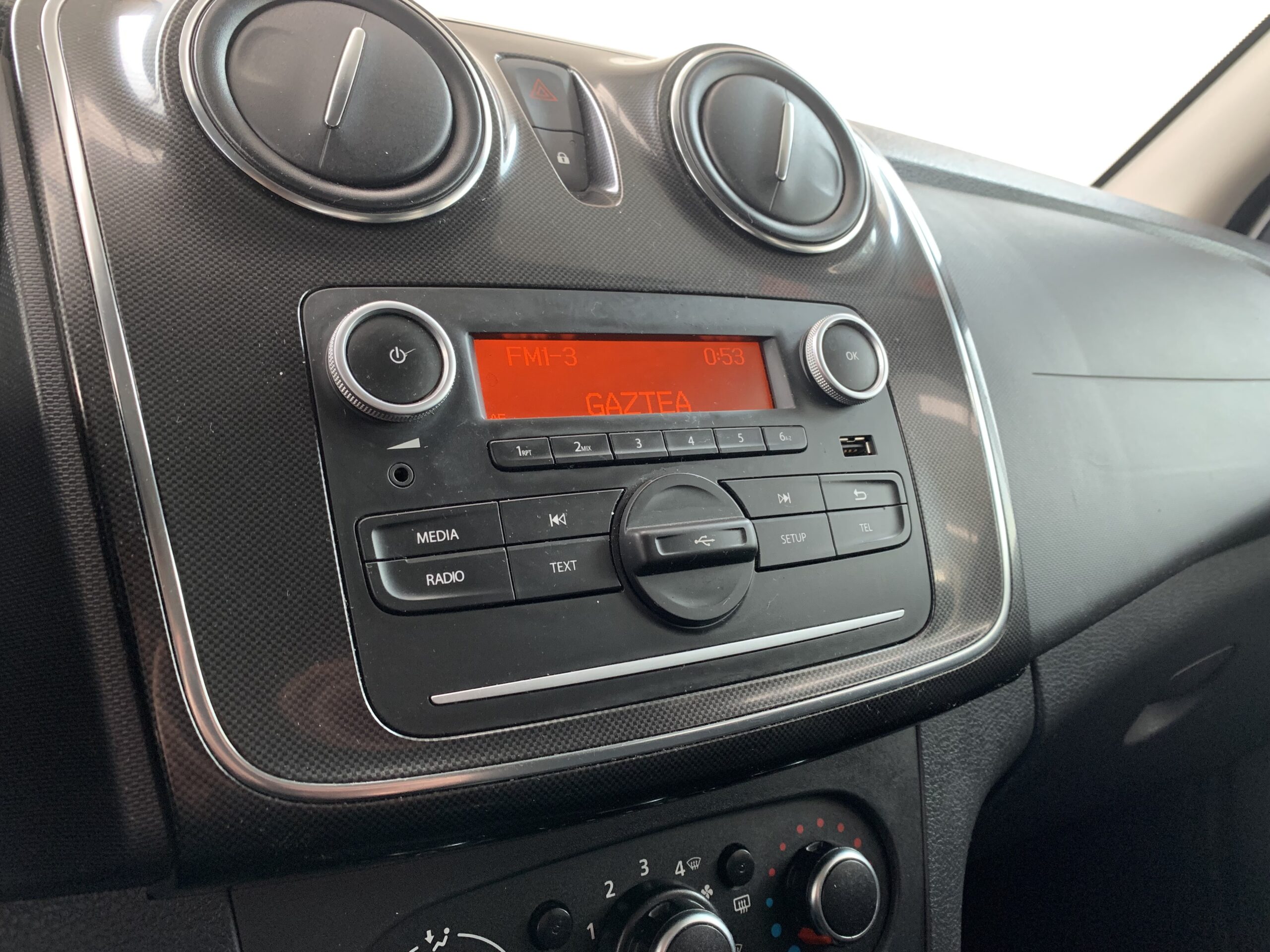 DACIA SANDERO COMFORT BLUE DCI 95CV + AIRE ACONDICIONADO + RUEDA DE REPUESTO