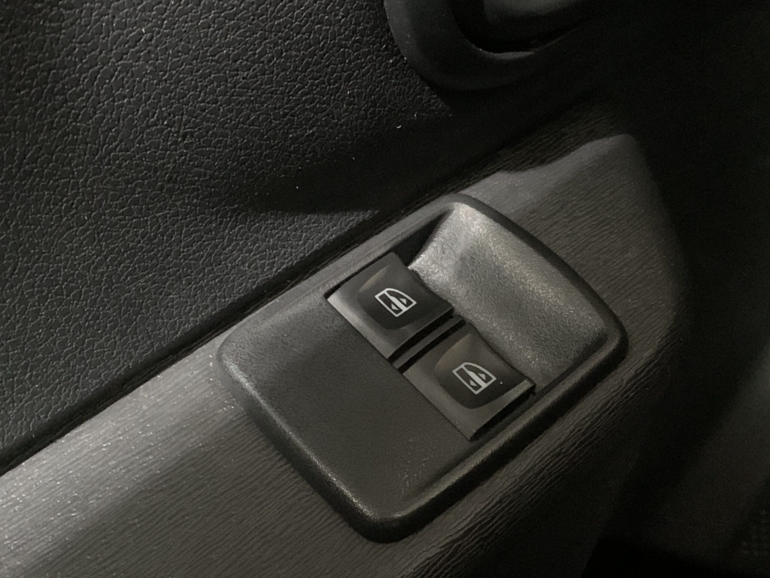 DACIA DOKKER 5 PLAZAS ESSENTIAL BLUE DCI 95CV N1