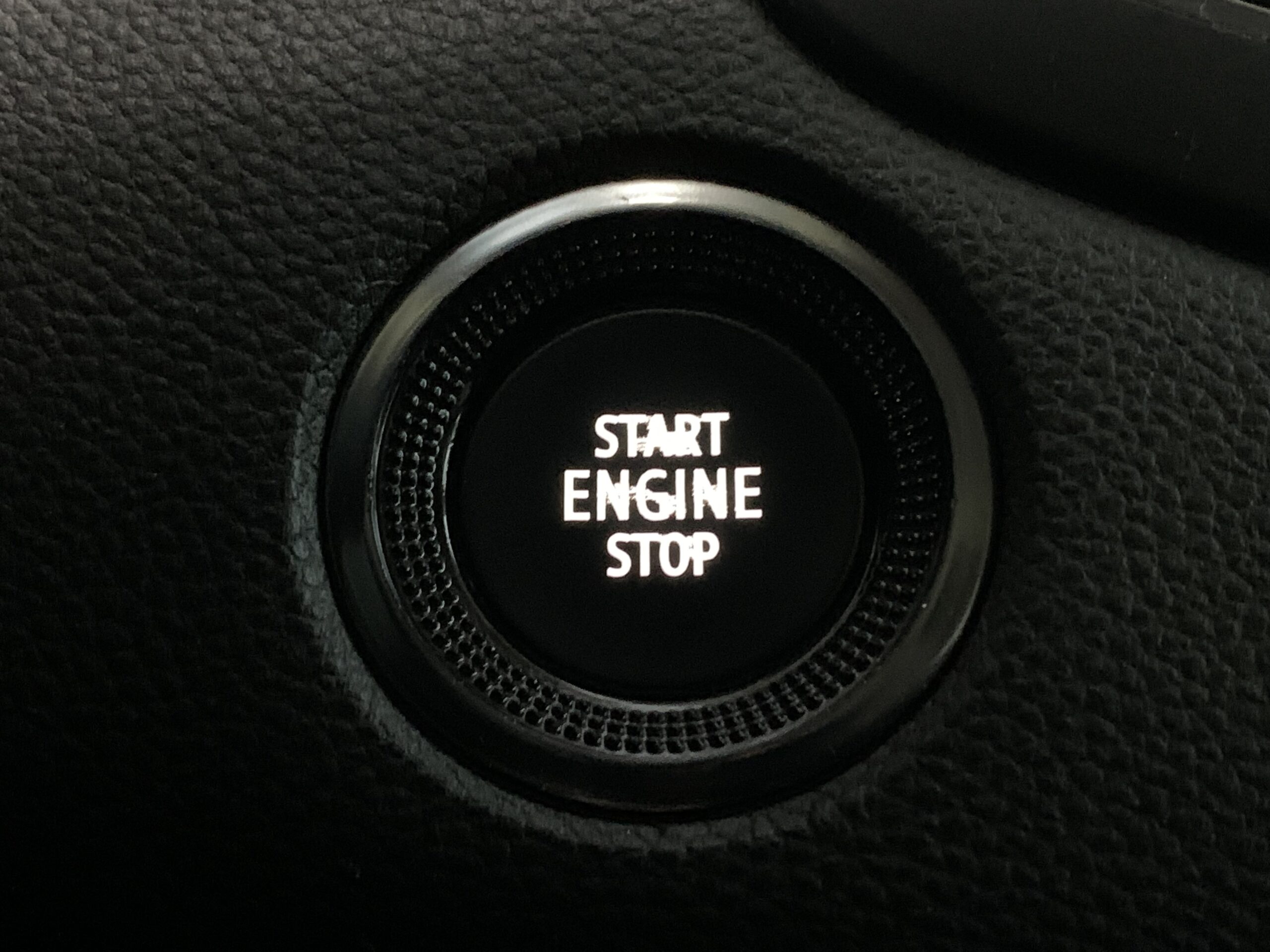 RENAULT MEGANE INTENS BLUE DCI 115CV + PACK NAVEGACION + SENSORES DE APARCAMIENTO DELANTEROS & TRASEROS