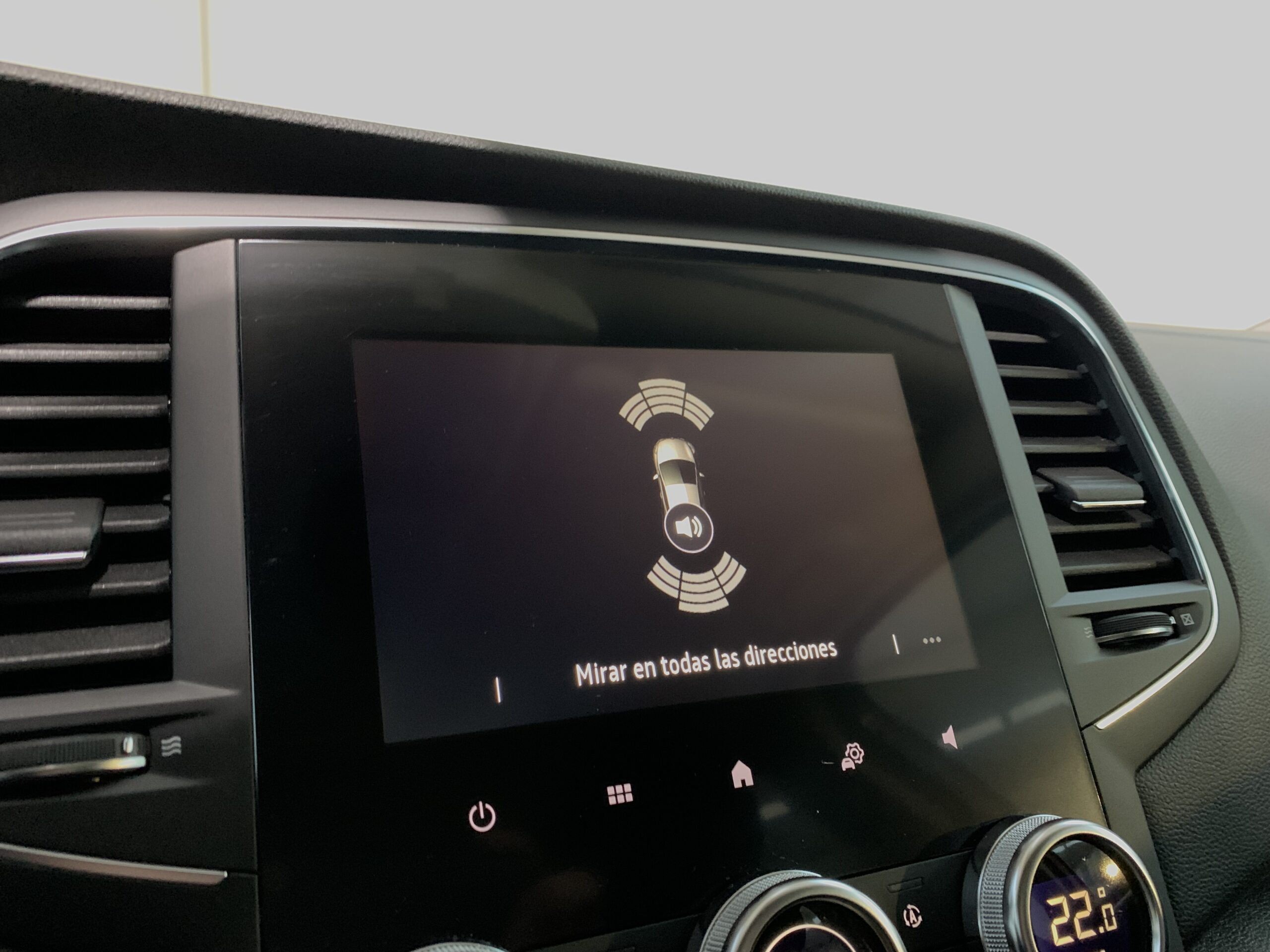 RENAULT MEGANE INTENS BLUE DCI 115CV + PACK NAVEGACION + SENSORES DE APARCAMIENTO DELANTEROS & TRASEROS