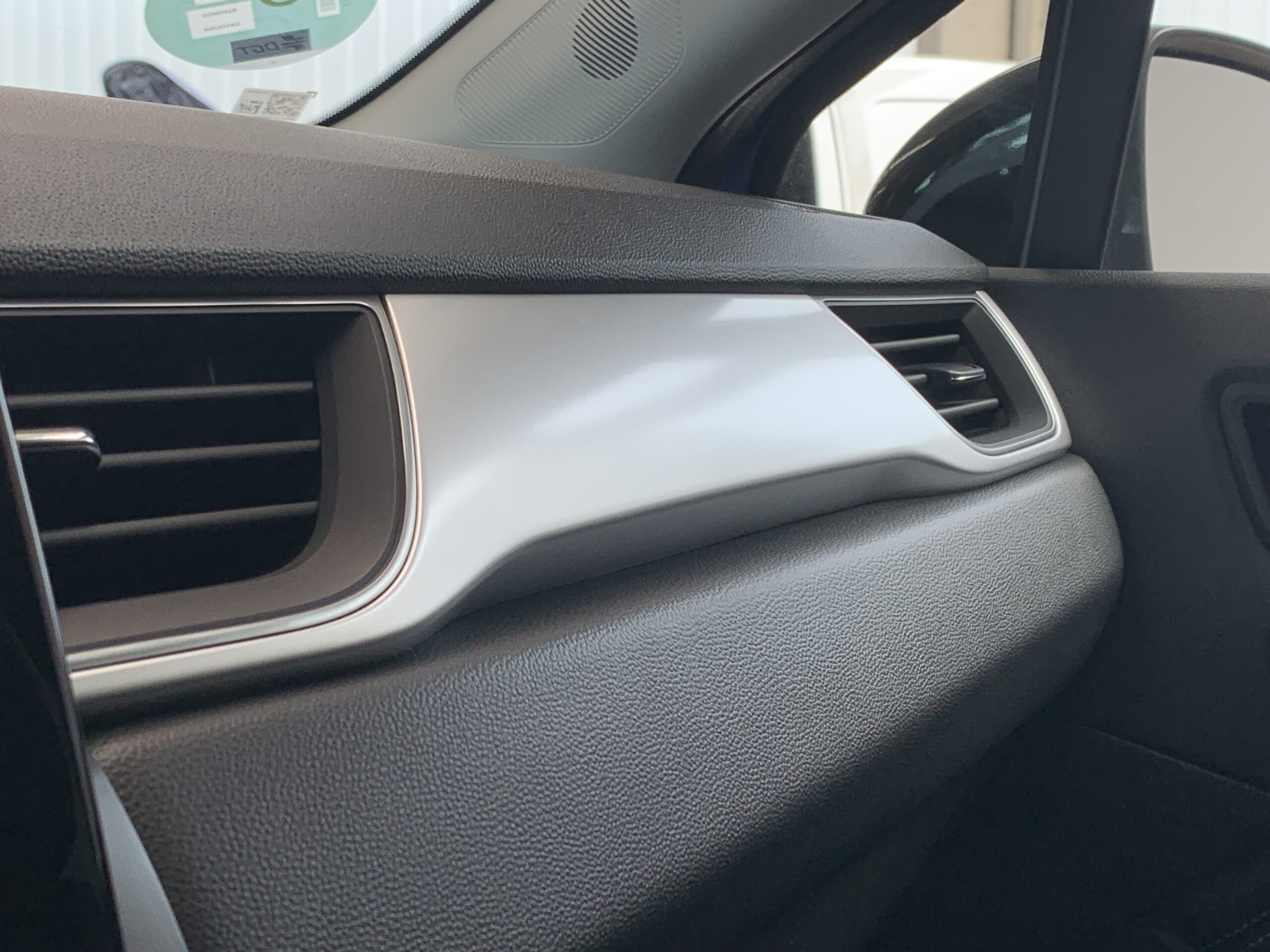 RENAULT CAPTUR TECHNO TCE 90CV + RUEDA DE REPUESTO + BARRAS DE TECHO LONGITUDINALES + CARGADOR POR INDUCCION + PACK FULL SCREEN + PACK CITY PREMIUM