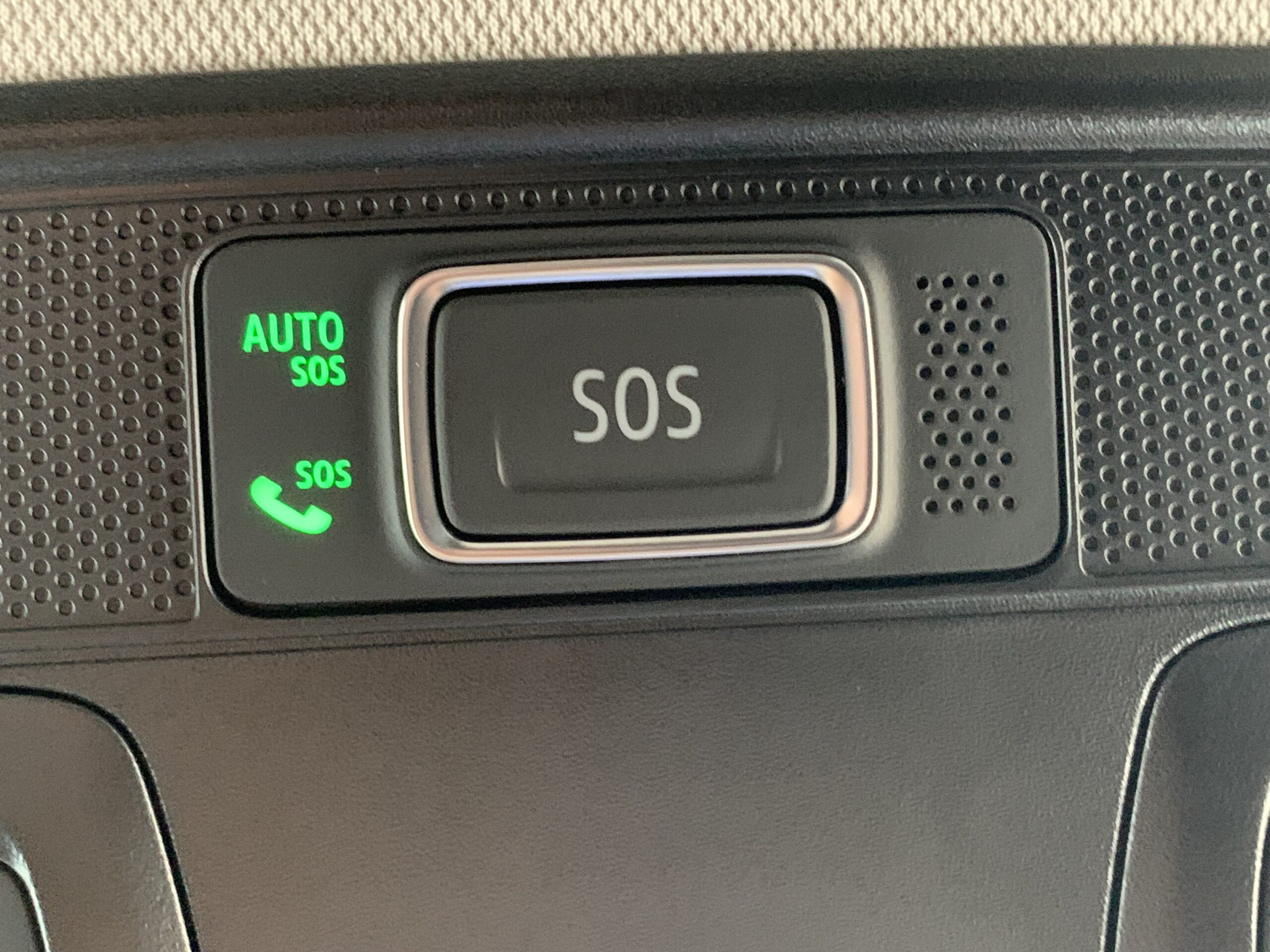 RENAULT CAPTUR TECHNO TCE 90CV + RUEDA DE REPUESTO + BARRAS DE TECHO LONGITUDINALES + CARGADOR POR INDUCCION + PACK FULL SCREEN + PACK CITY PREMIUM