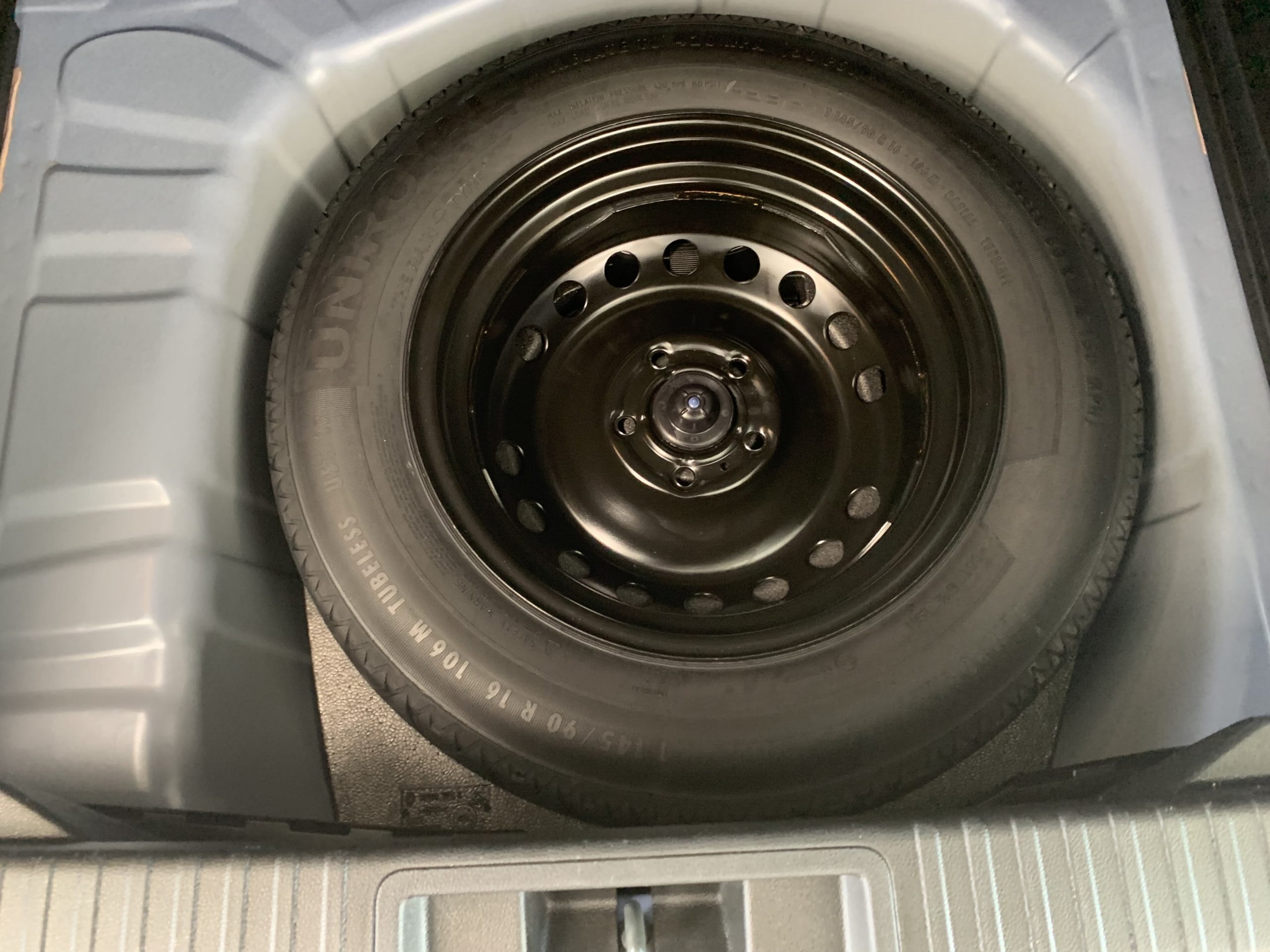 RENAULT CAPTUR TECHNO TCE 90CV + RUEDA DE REPUESTO + BARRAS DE TECHO LONGITUDINALES + CARGADOR POR INDUCCION + PACK FULL SCREEN + PACK CITY PREMIUM