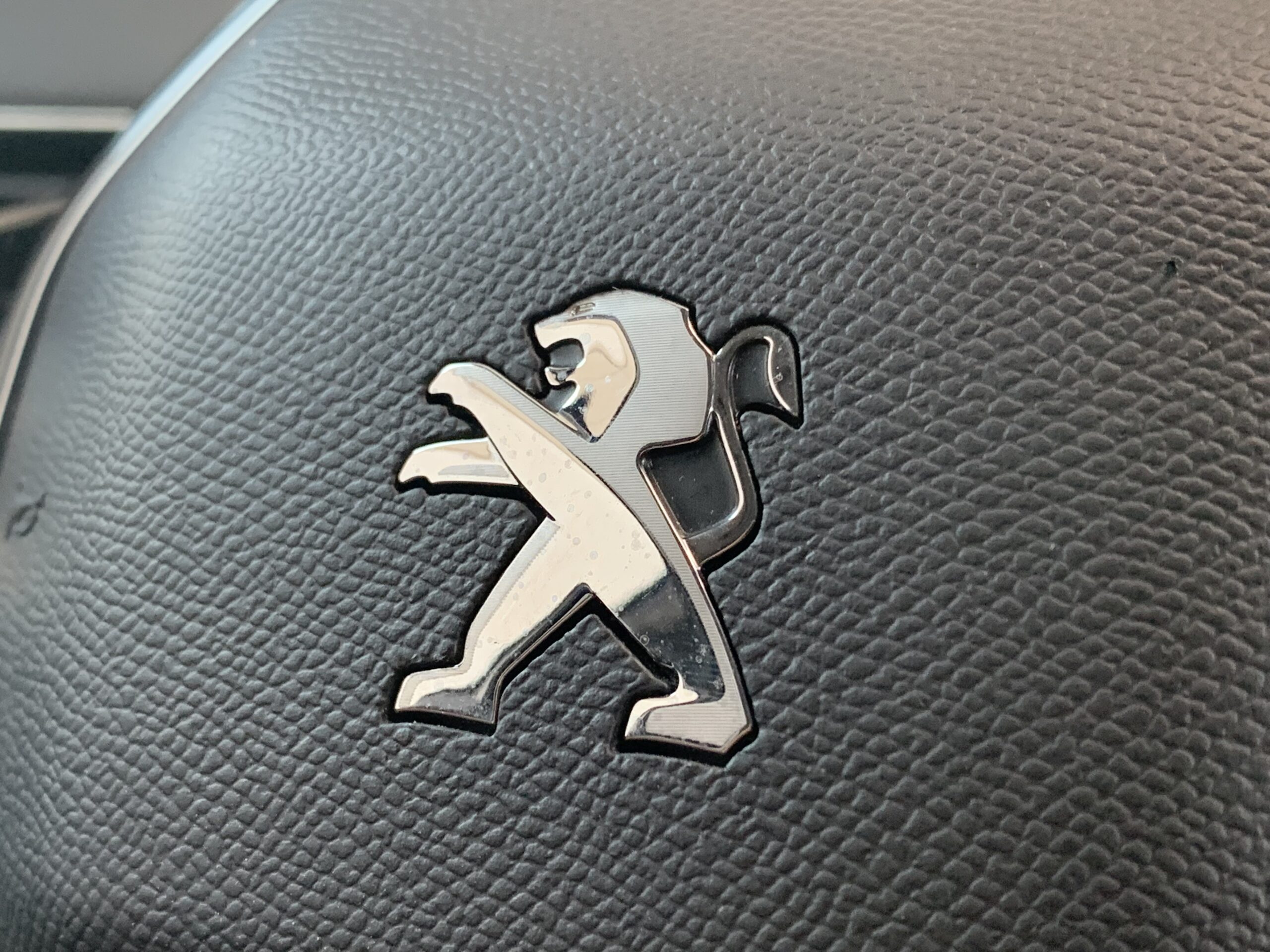 PEUGEOT 3008 ALLURE EAT8 PHEV (HIBRIDO ENCHUFABLE) 225CV