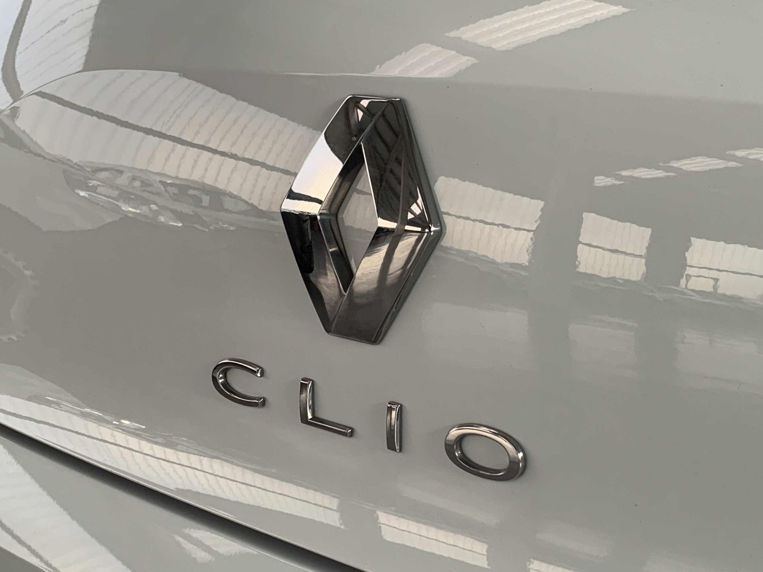 RENAULT CLIO ZEN ECO-G (GLP) DE 100CV