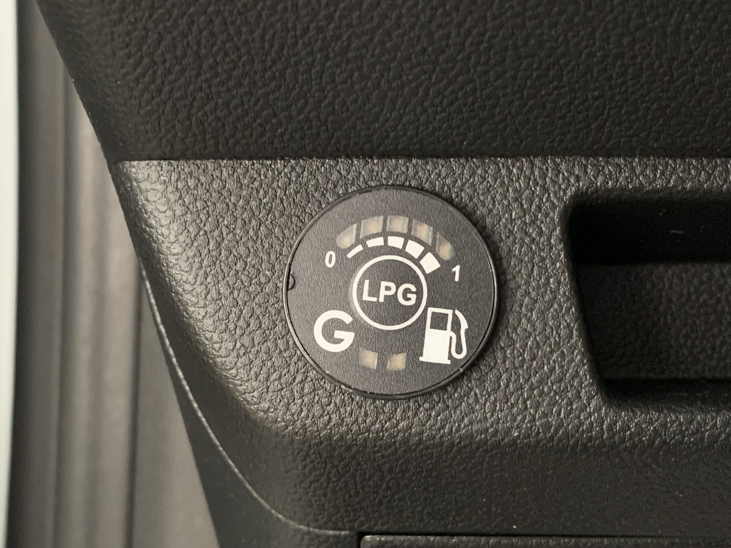 RENAULT CLIO ZEN ECO-G (GLP) DE 100CV