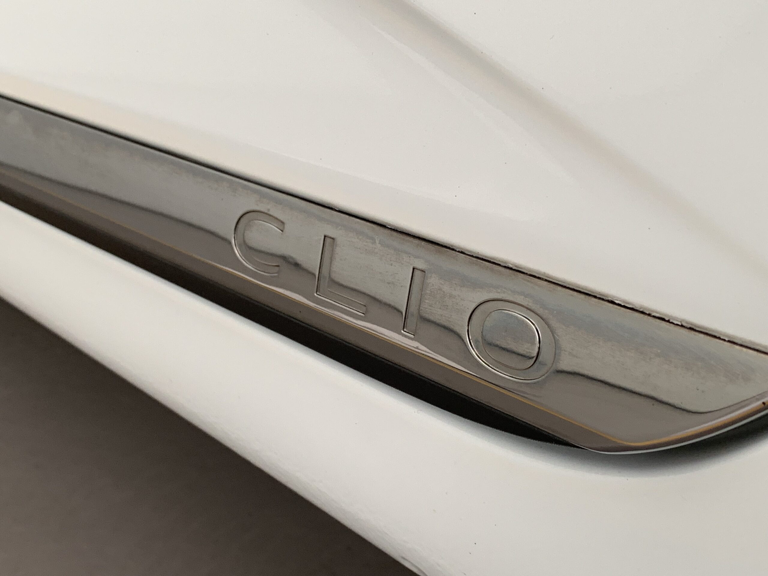 RENAULT CLIO ZEN ECO-G (GLP) DE 100CV