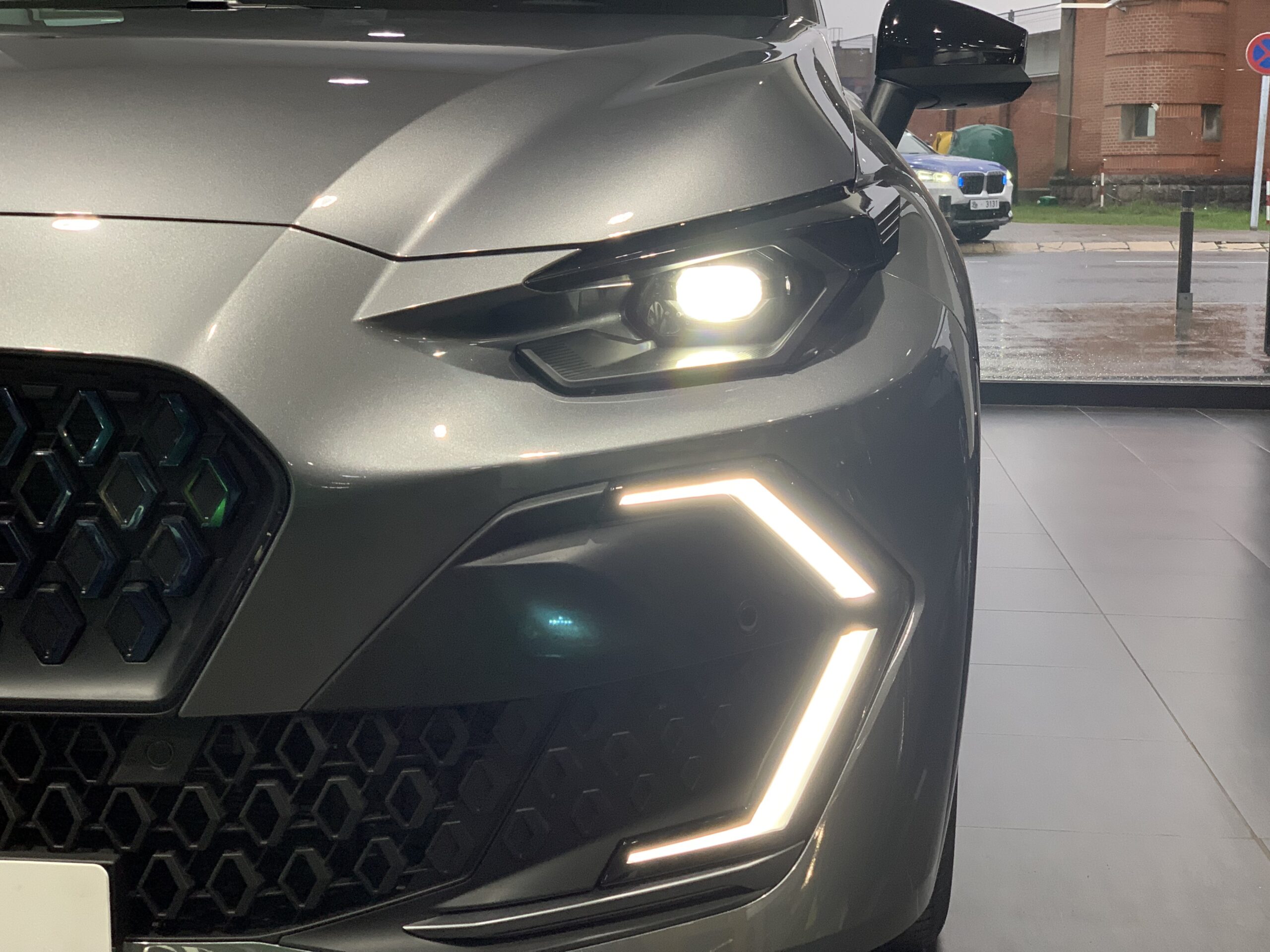 RENAULT NUEVO CLIO ESPIRIT ALPINE FULL HYBRID 160CV + PACK PARKING (CAMARA 360º + APARCAMIENTO MANOS LIBRES + AYUDA AL APARCAMIENTO DELANTERO, TRASERO & LATERAL)