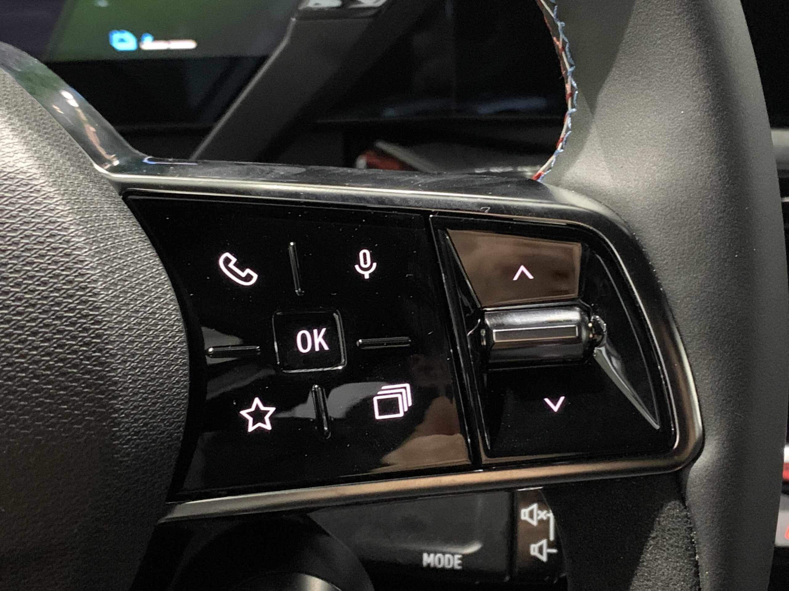 RENAULT NUEVO CLIO ESPIRIT ALPINE FULL HYBRID 160CV + PACK PARKING (CAMARA 360º + APARCAMIENTO MANOS LIBRES + AYUDA AL APARCAMIENTO DELANTERO, TRASERO & LATERAL)