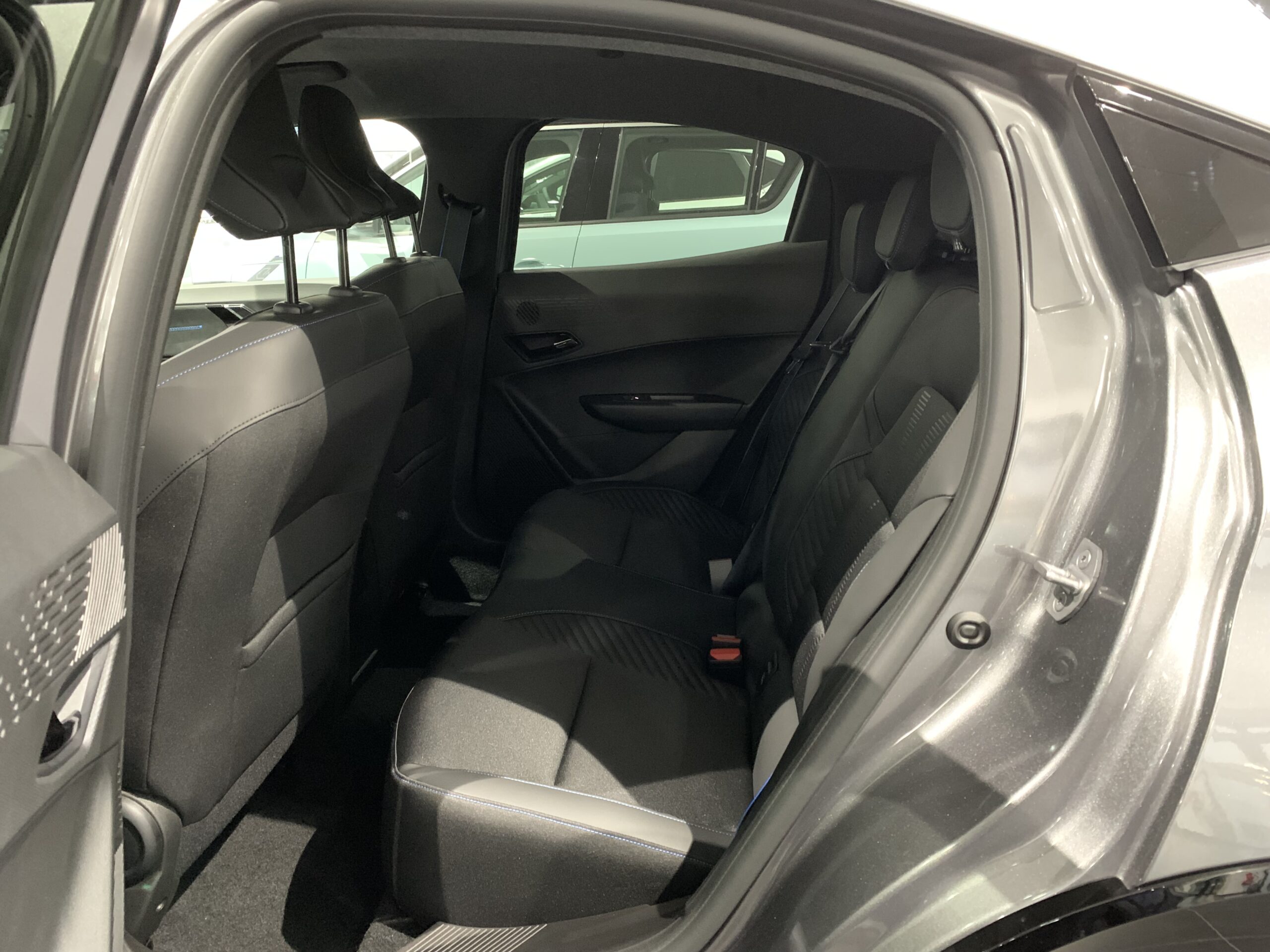 RENAULT NUEVO CLIO ESPIRIT ALPINE FULL HYBRID 160CV + PACK PARKING (CAMARA 360º + APARCAMIENTO MANOS LIBRES + AYUDA AL APARCAMIENTO DELANTERO, TRASERO & LATERAL)