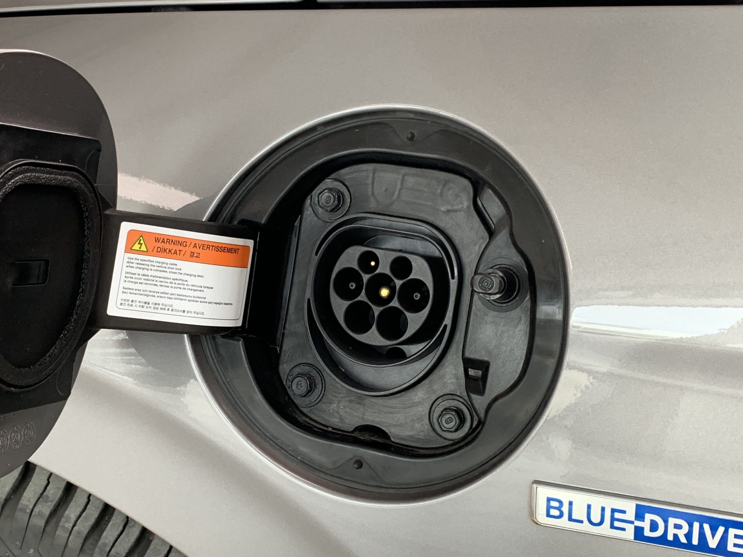 HYUNDAI IONIQ STYLE 1.6 GDI HIBRIDO ENCHUFABLE 141CV