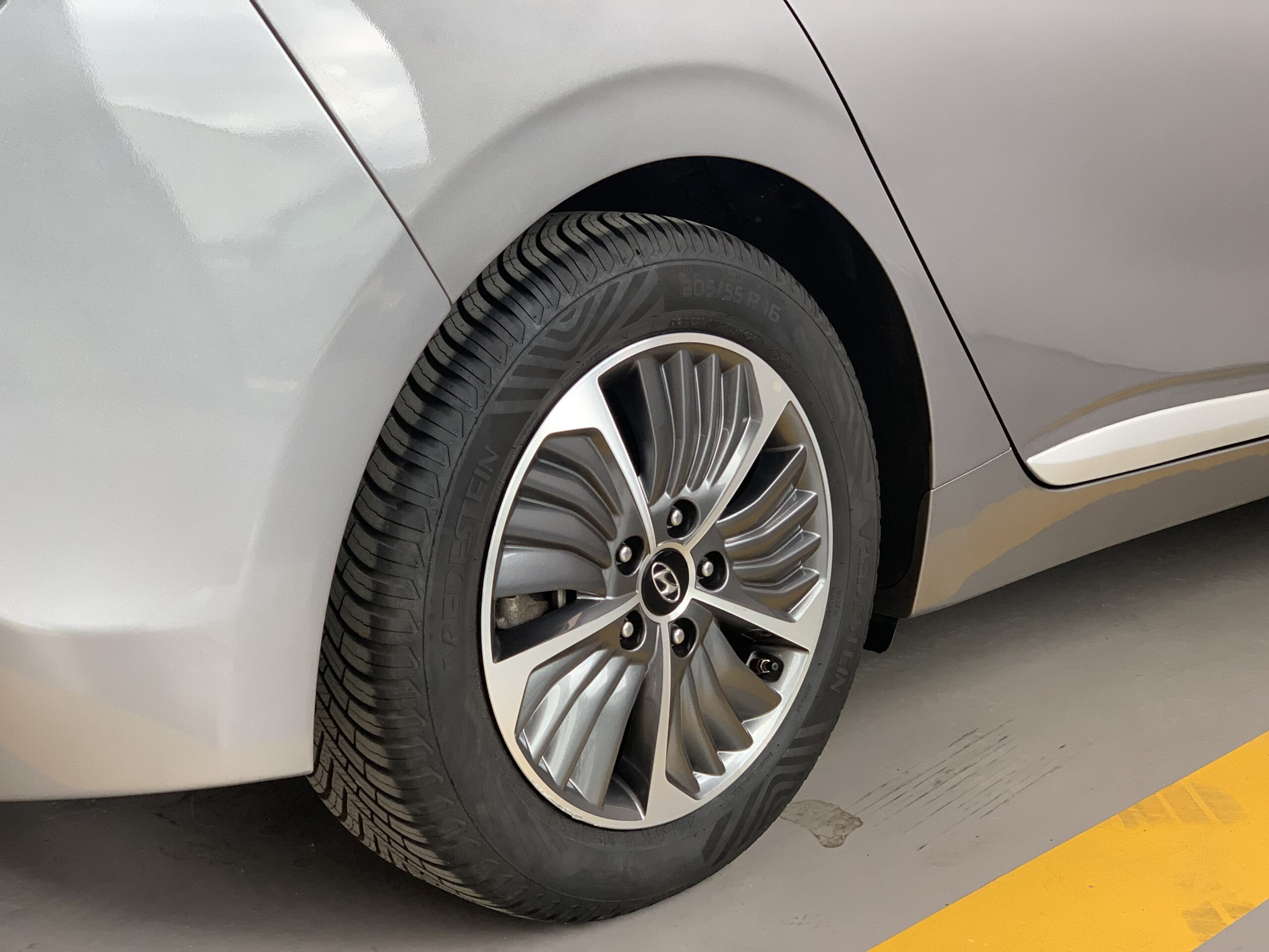 HYUNDAI IONIQ STYLE 1.6 GDI HIBRIDO ENCHUFABLE 141CV