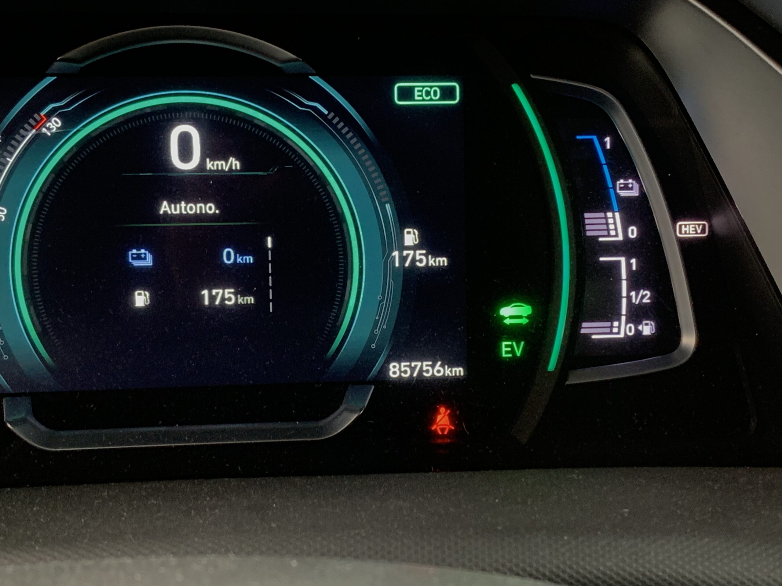 HYUNDAI IONIQ STYLE 1.6 GDI HIBRIDO ENCHUFABLE 141CV