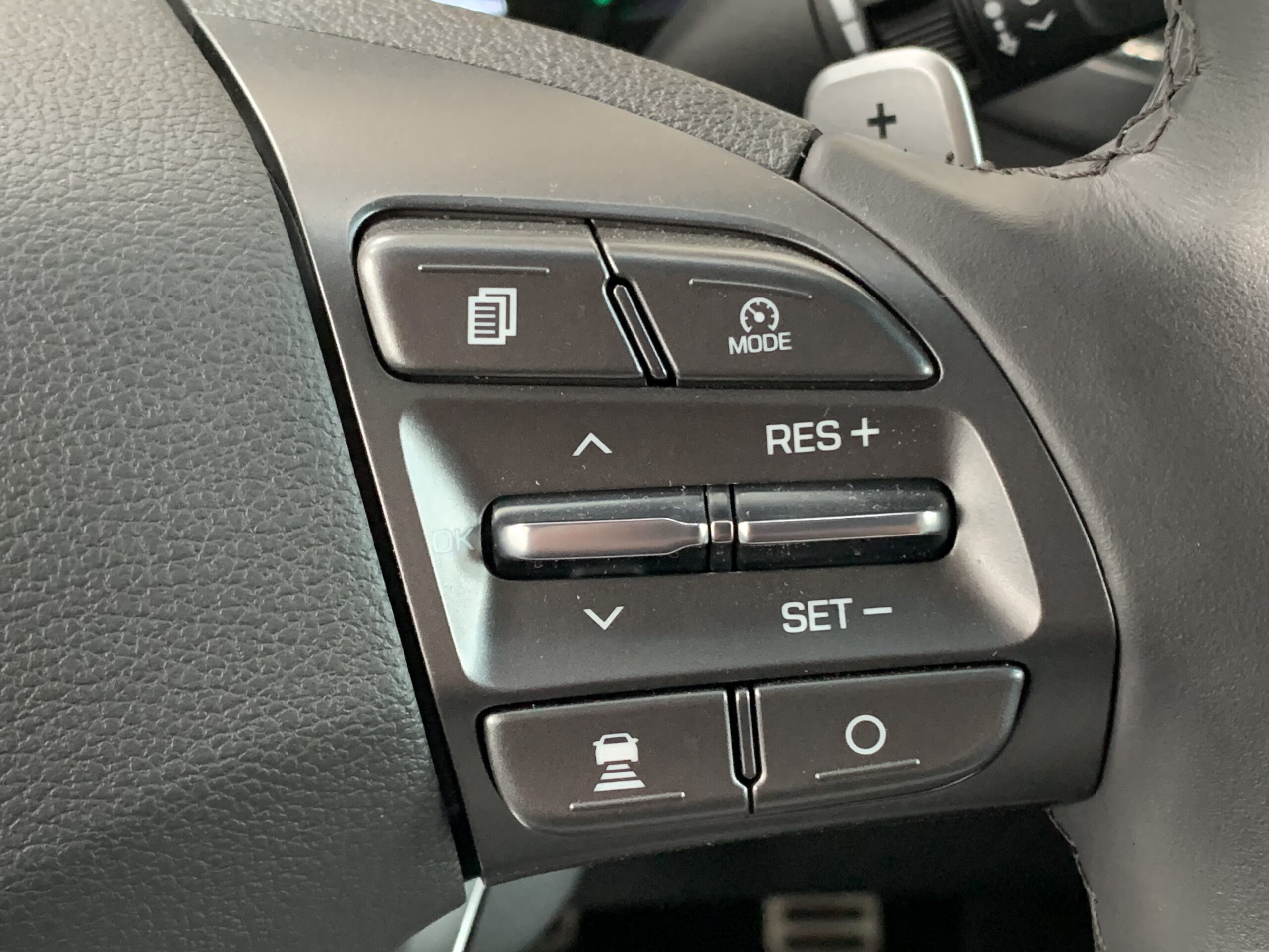 HYUNDAI IONIQ STYLE 1.6 GDI HIBRIDO ENCHUFABLE 141CV