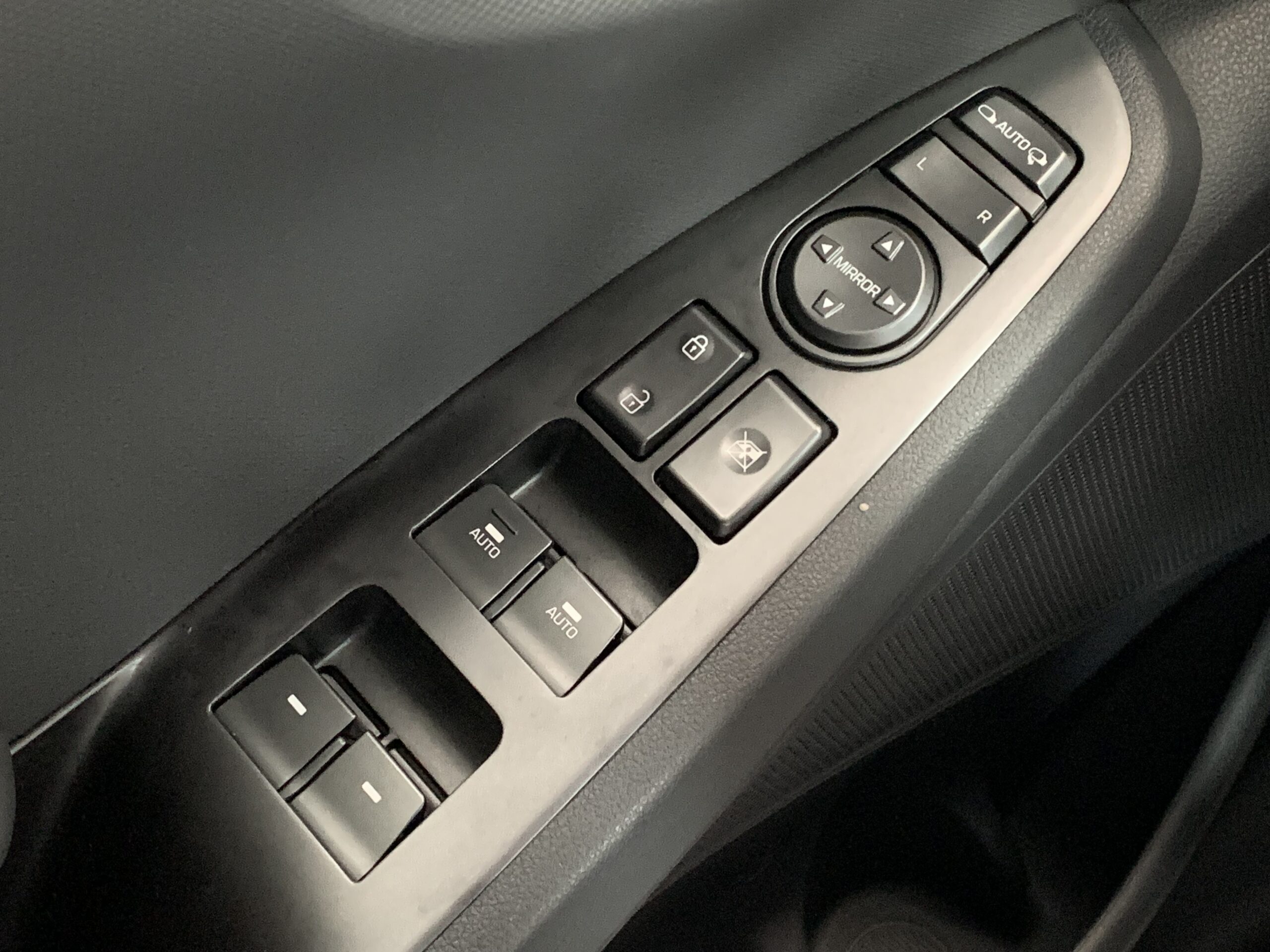 HYUNDAI IONIQ STYLE 1.6 GDI HIBRIDO ENCHUFABLE 141CV