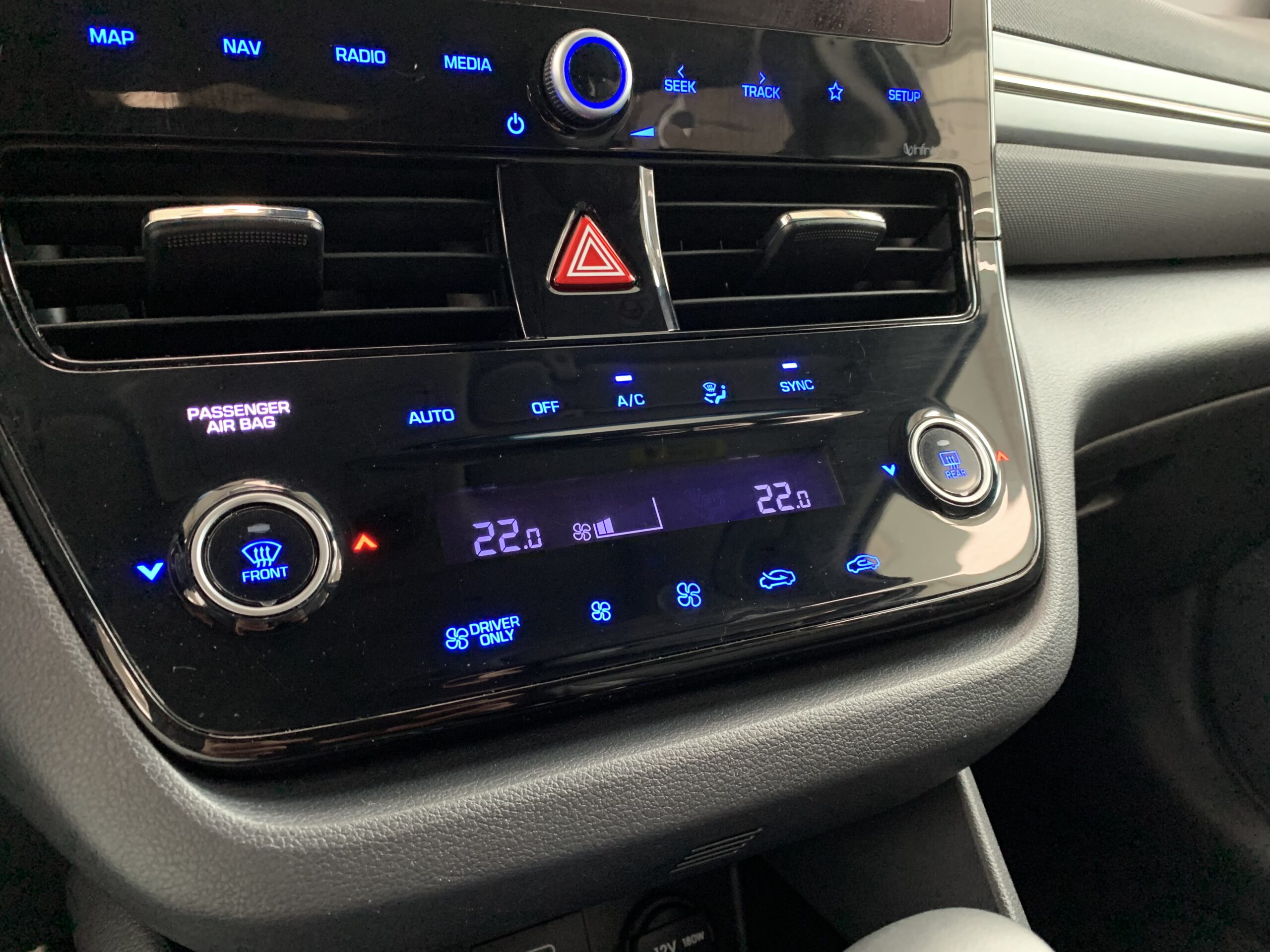 HYUNDAI IONIQ STYLE 1.6 GDI HIBRIDO ENCHUFABLE 141CV