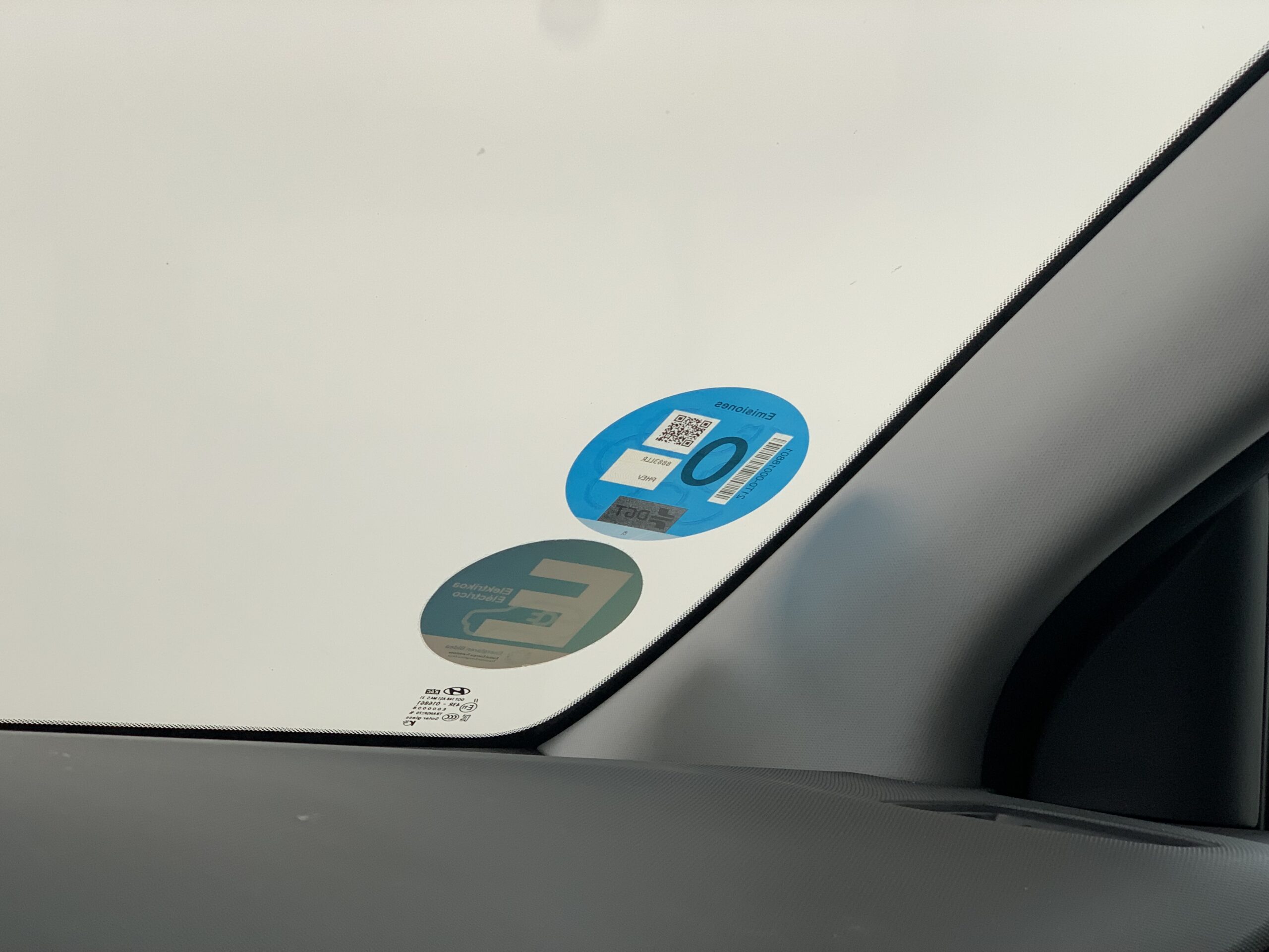 HYUNDAI IONIQ STYLE 1.6 GDI HIBRIDO ENCHUFABLE 141CV