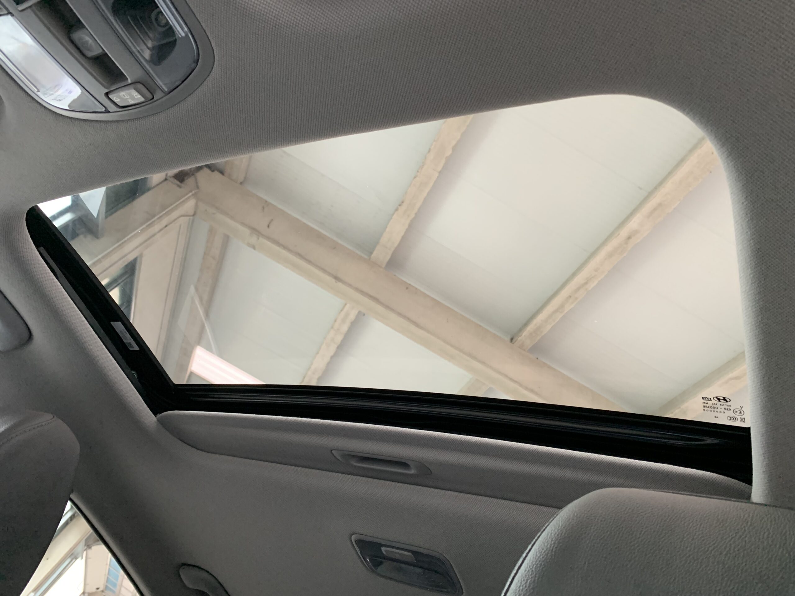 HYUNDAI IONIQ STYLE 1.6 GDI HIBRIDO ENCHUFABLE 141CV