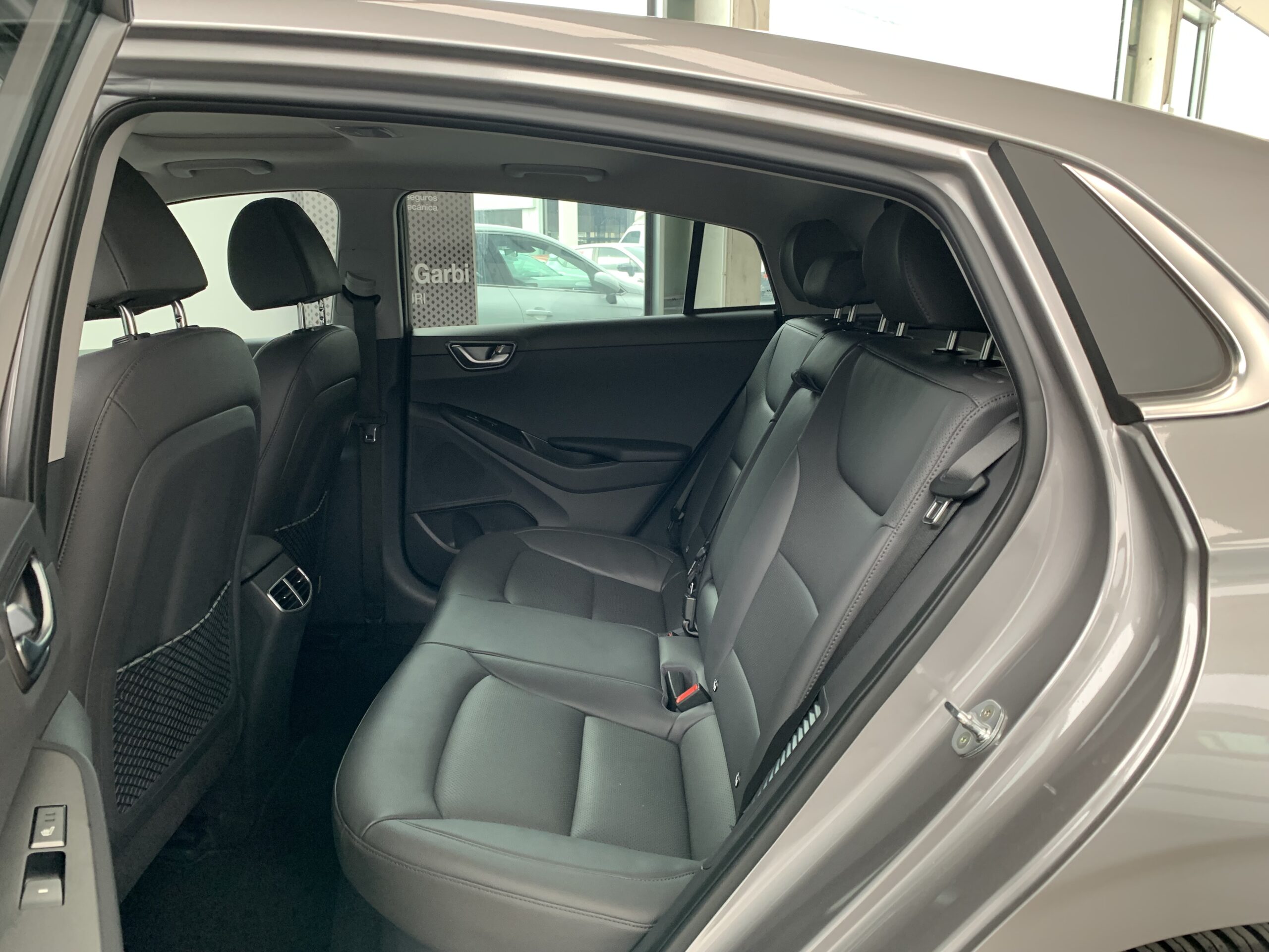 HYUNDAI IONIQ STYLE 1.6 GDI HIBRIDO ENCHUFABLE 141CV