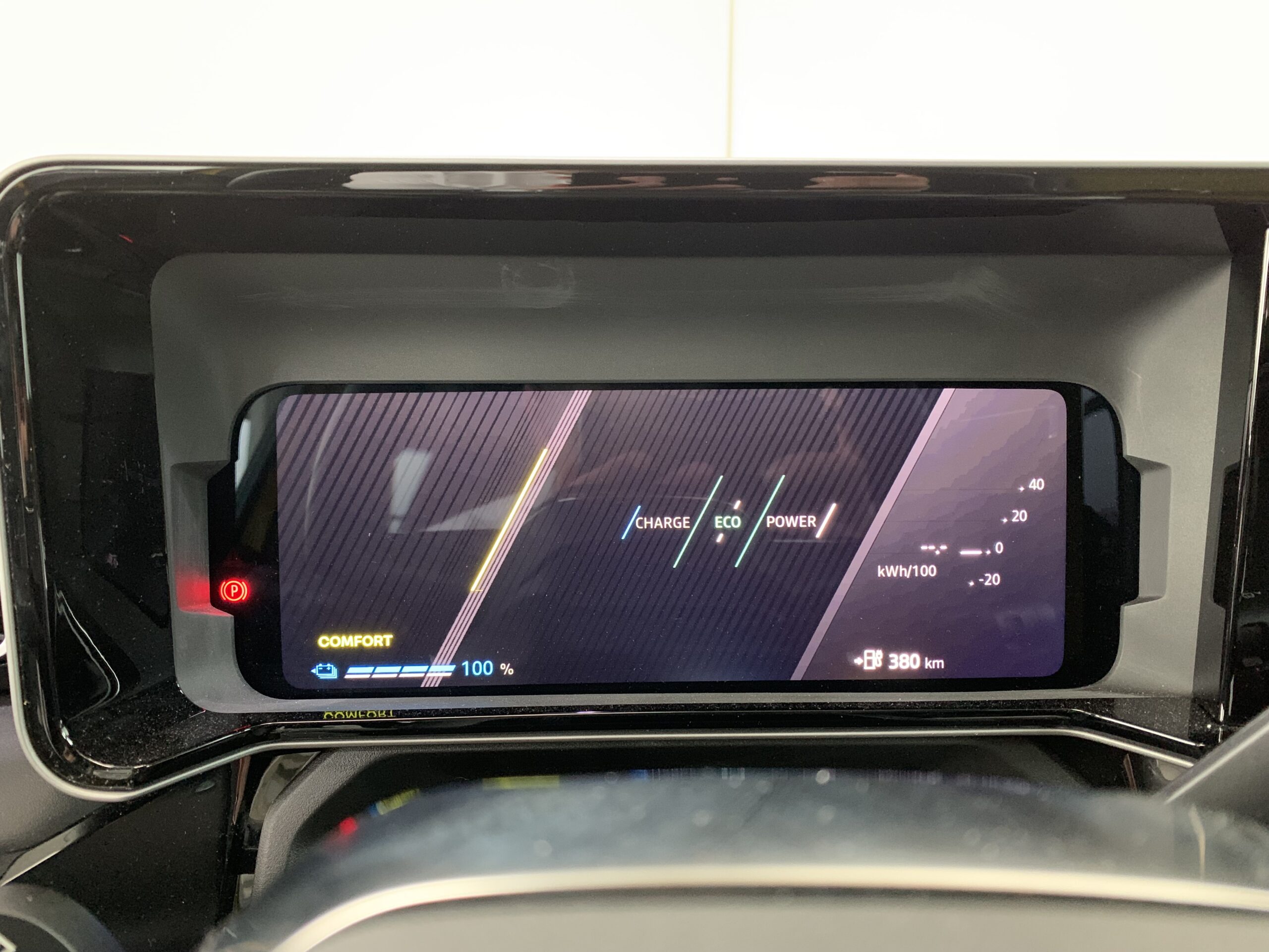 R5 100% ELECTRICO ICONIC CINQ 150CV AUTONOMIA CONFORT (HASTA 412KM) + CARGADOR BIDIRECCIONAL POWER TO OBJECT + PACK SAFETY & EASY DRIVE + SISTEMA MULTIMEDIA OPEN RLINK 10,1″ CON GOOGLE INTEGRADO Y AUDIO HARMAN KARDON