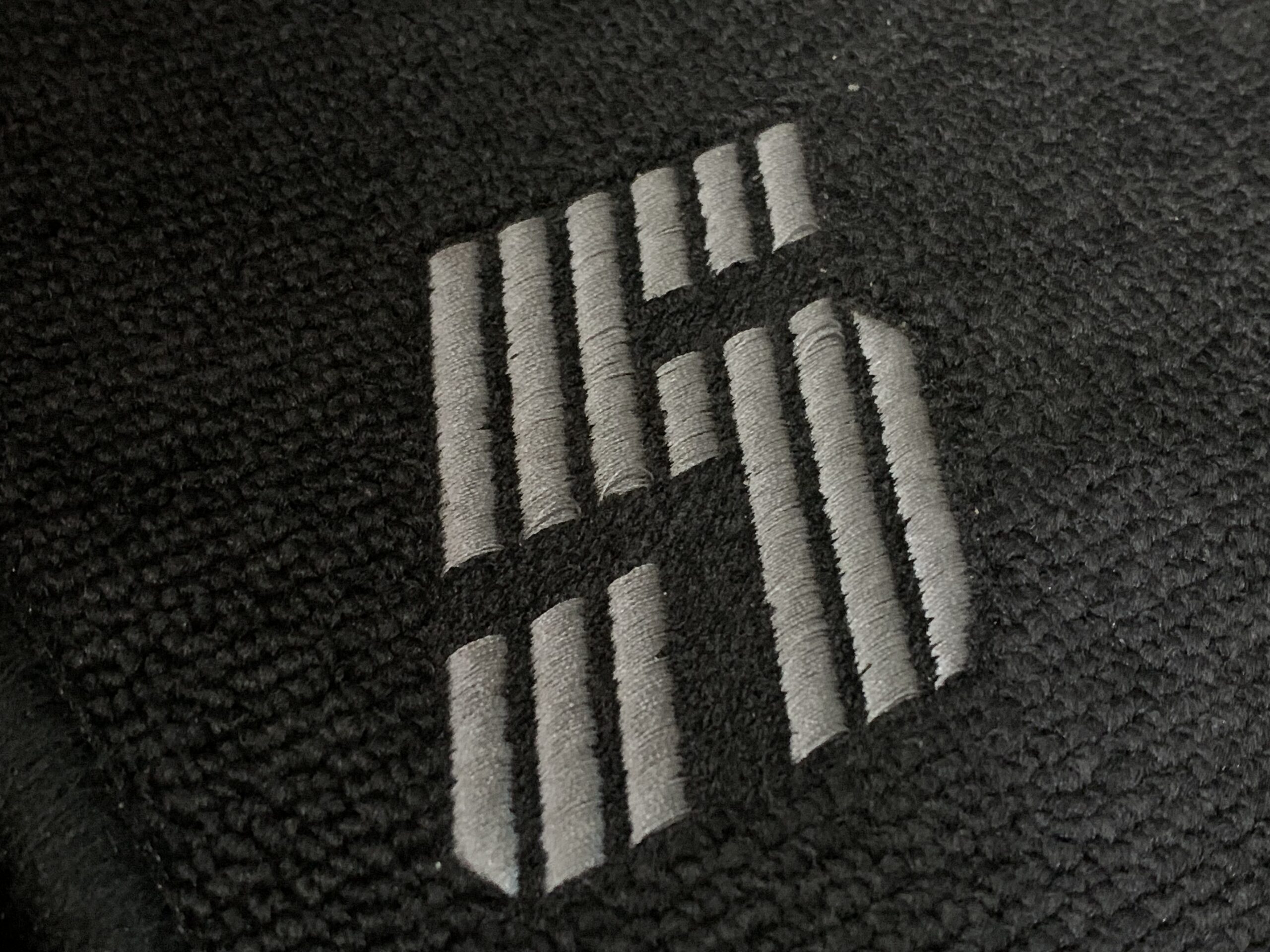 R5 100% ELECTRICO ICONIC CINQ 150CV AUTONOMIA CONFORT (HASTA 412KM) + CARGADOR BIDIRECCIONAL POWER TO OBJECT + PACK SAFETY & EASY DRIVE + SISTEMA MULTIMEDIA OPEN RLINK 10,1″ CON GOOGLE INTEGRADO Y AUDIO HARMAN KARDON