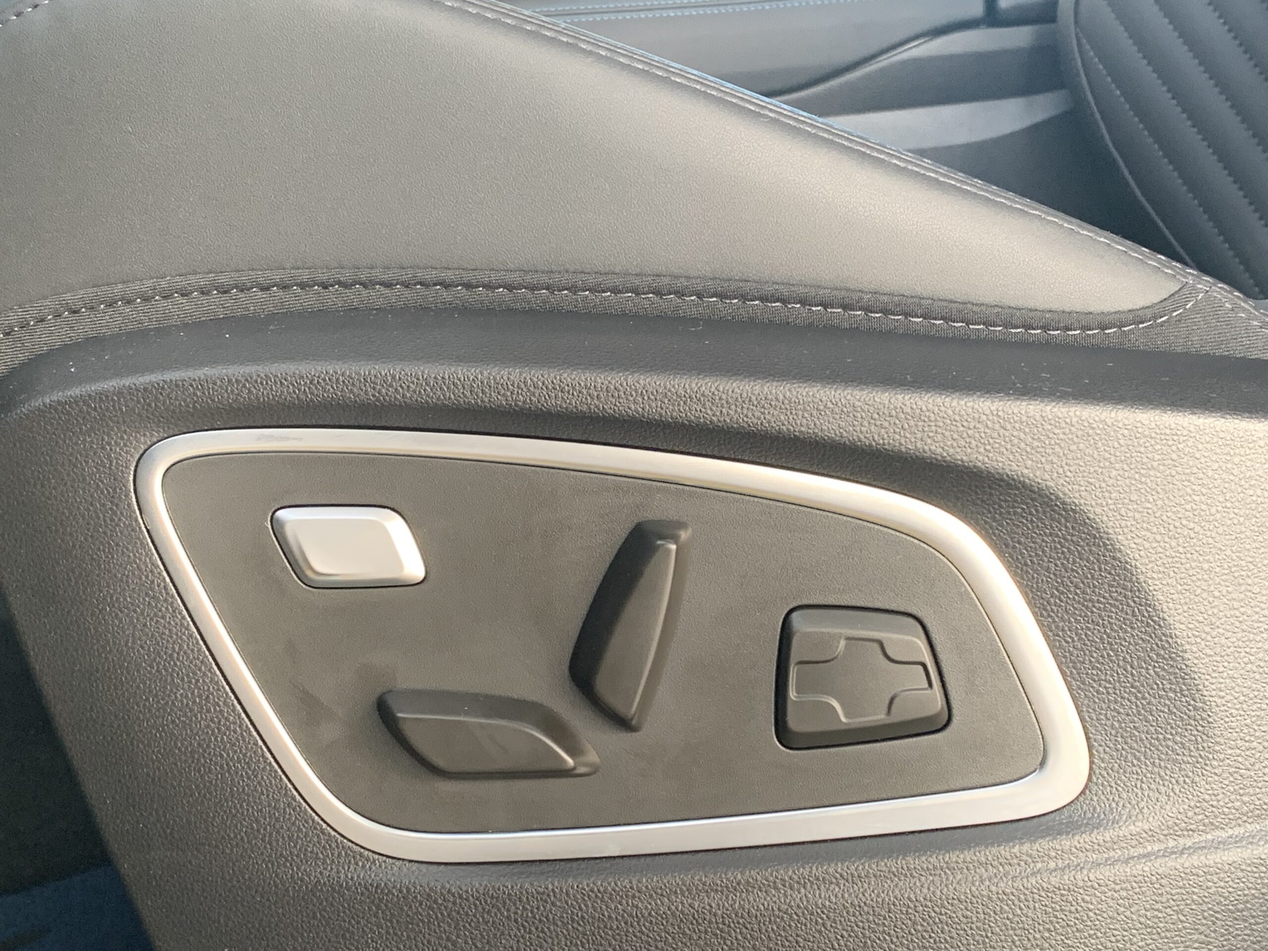 RENAULT RAFALE ESPIRIT ALPINE FULL HYBRID 200CV + PACK DRIVING & HEATING + PACK CITY PREMIUM + PACK CONFORT + RUEDA DE EMERGENCIA