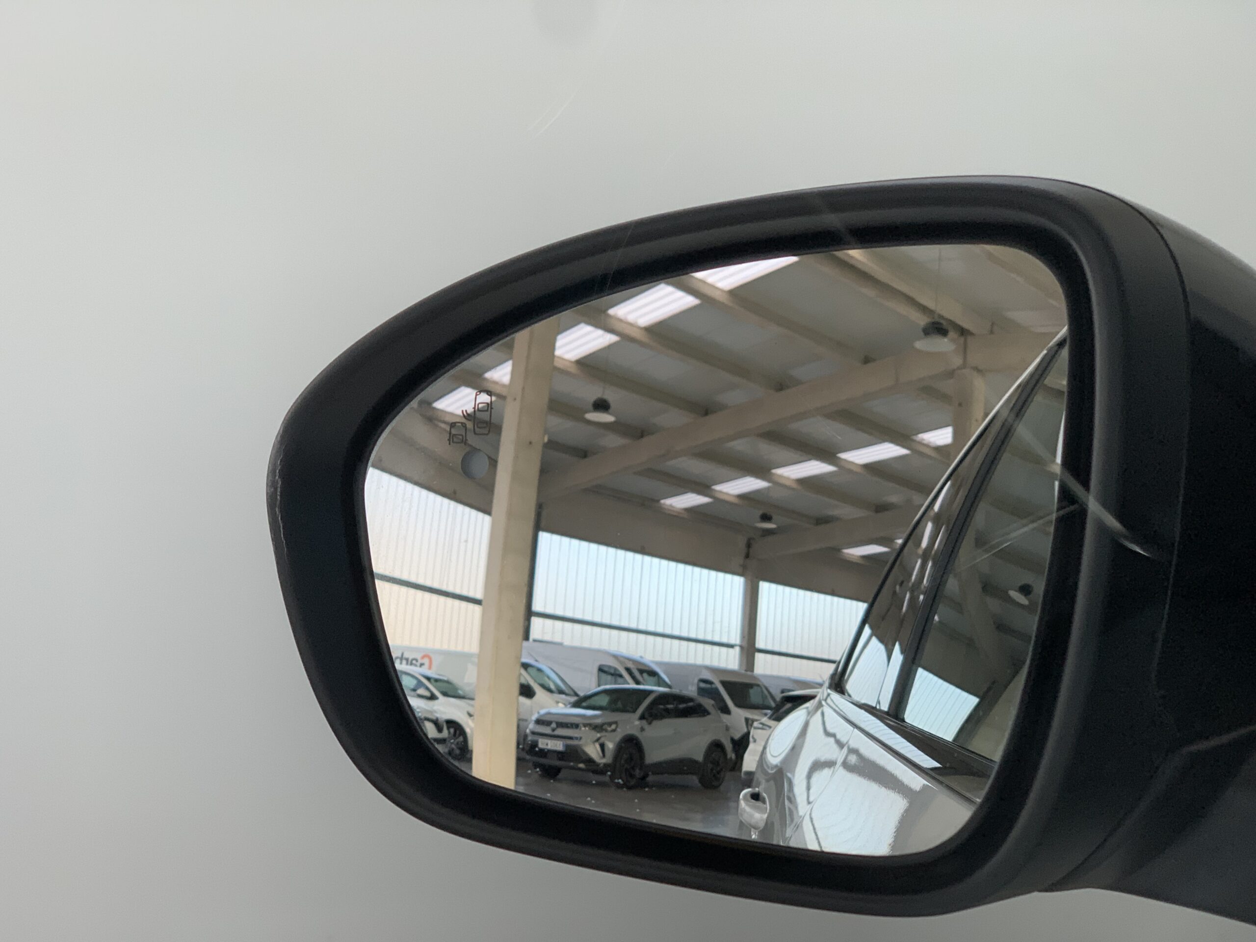 NUEVO ARKANA ESPIRIT ALPINE E-TECH 145CV + TECHO NEGRO + PACK PARKING (CAMARA 360º)