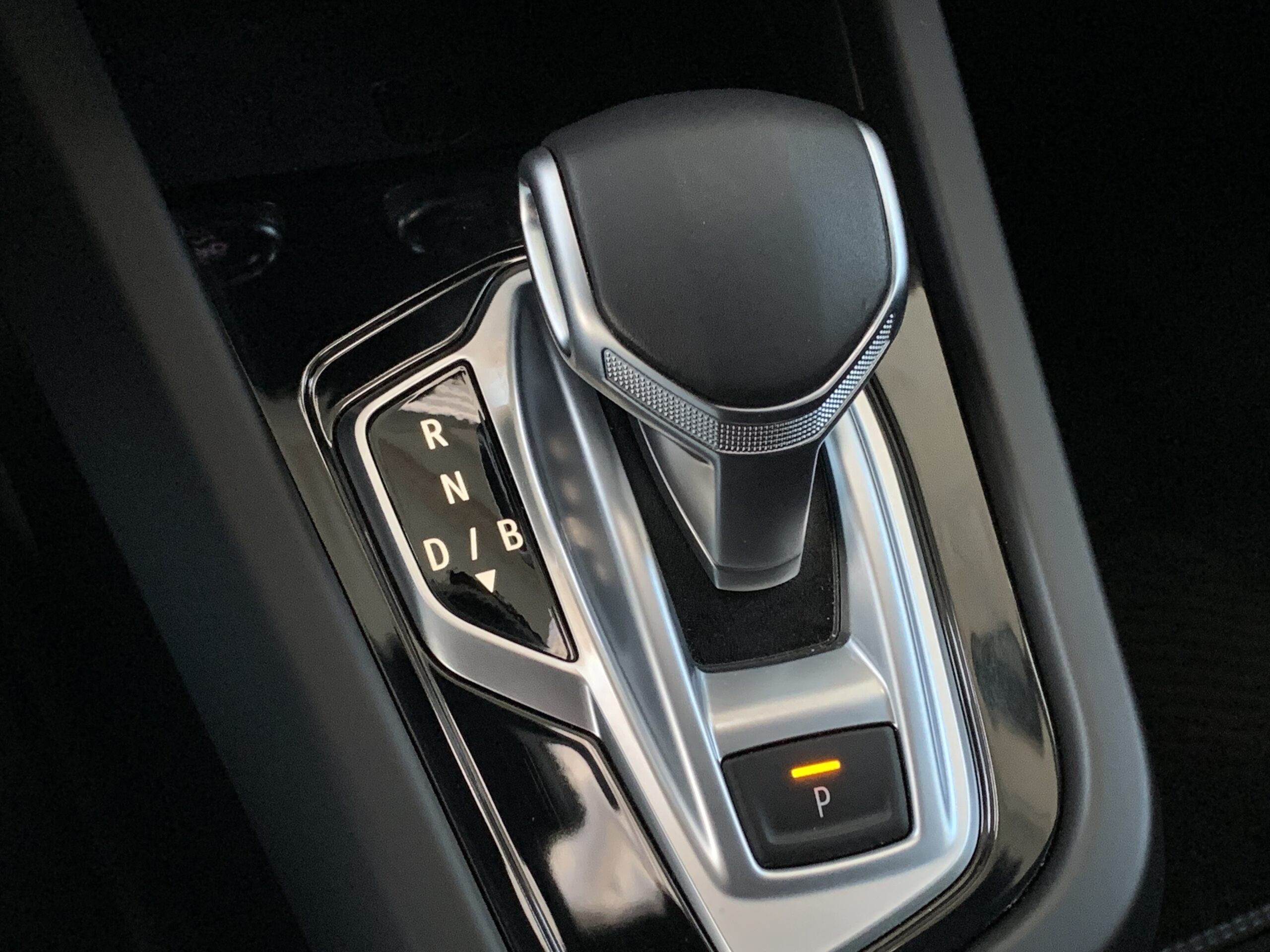 NUEVO ARKANA ESPIRIT ALPINE E-TECH 145CV + TECHO NEGRO + PACK PARKING (CAMARA 360º)