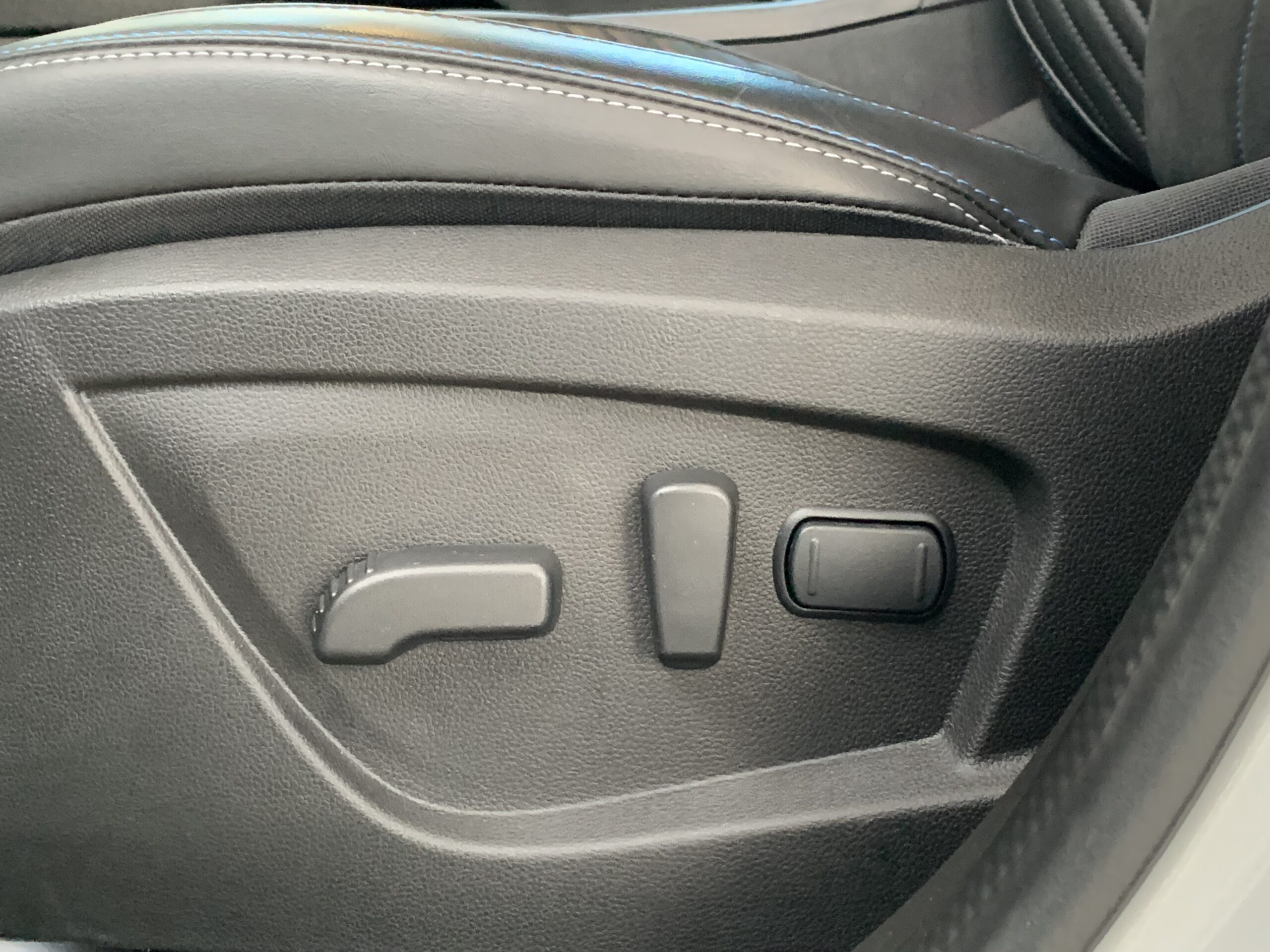 NUEVO ARKANA ESPIRIT ALPINE E-TECH 145CV + TECHO NEGRO + PACK PARKING (CAMARA 360º)