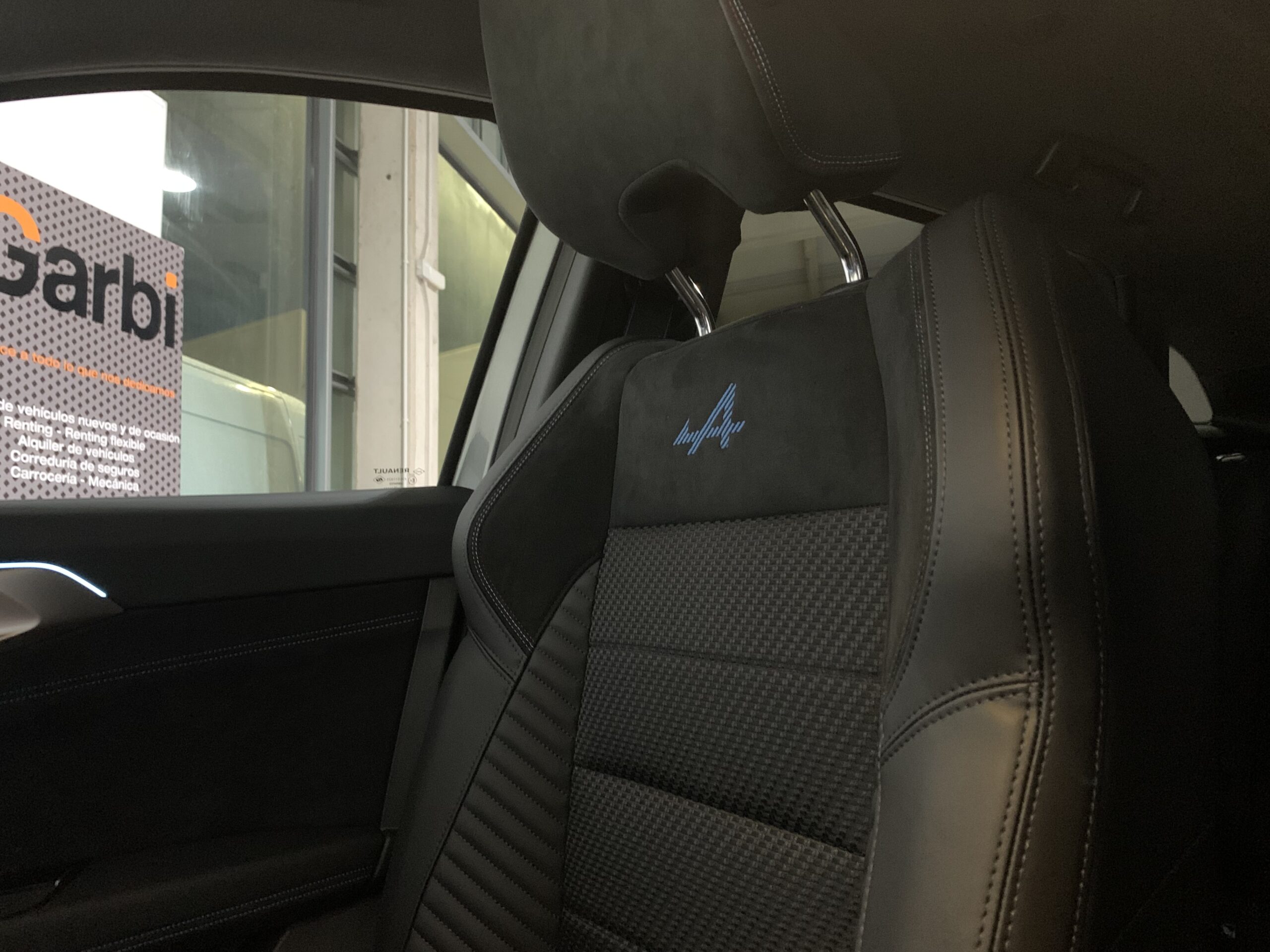 RENAULT NUEVO AUSTRAL ESPIRIT ALPINE FULL HYBRID 200CV + TECHO NEGRO BRILLANTE