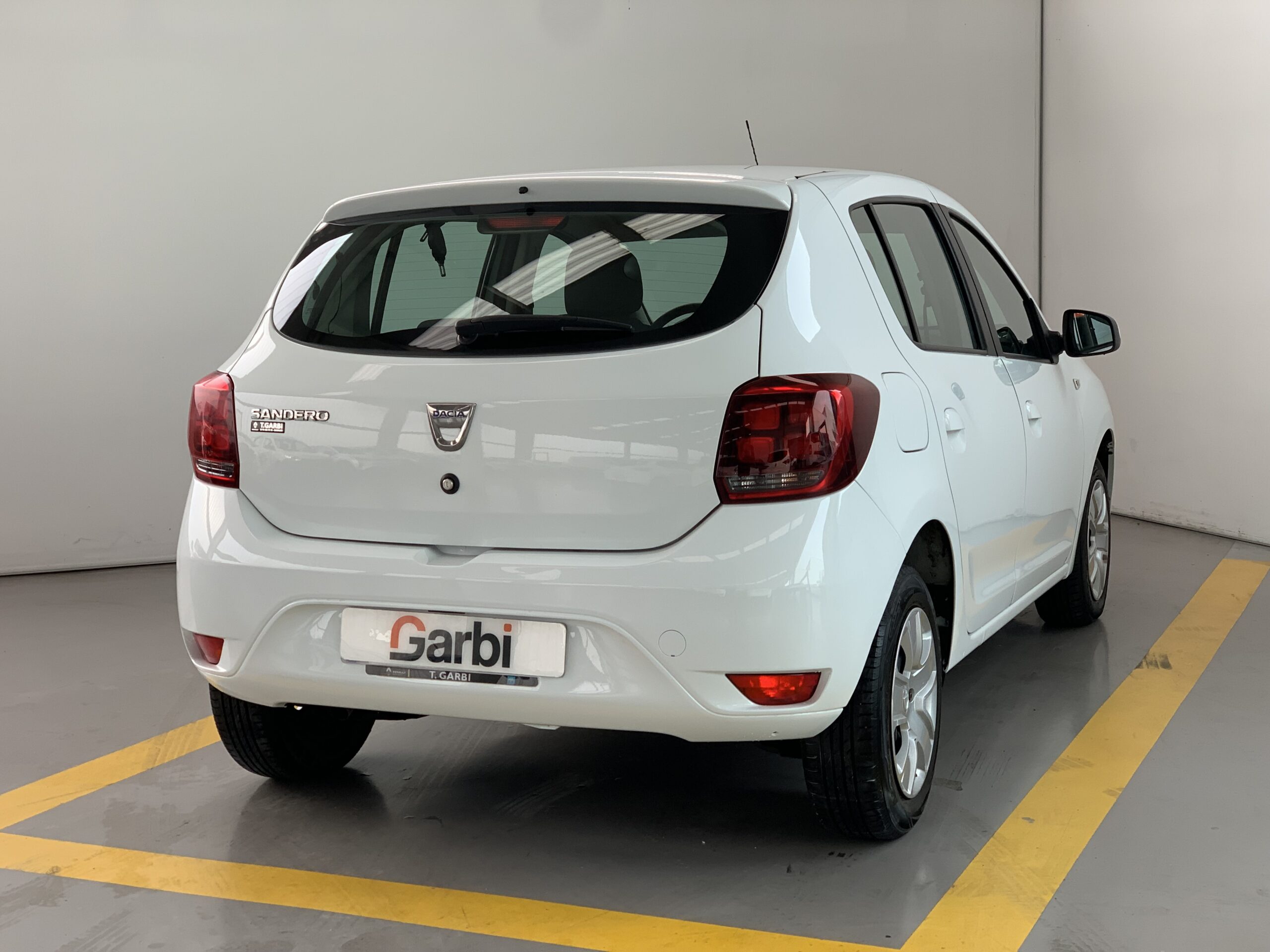 SANDERO COMFORT BLUE DCI 95CV + CLIMATIZACION MANUAL + RUEDA DE REPUESTO