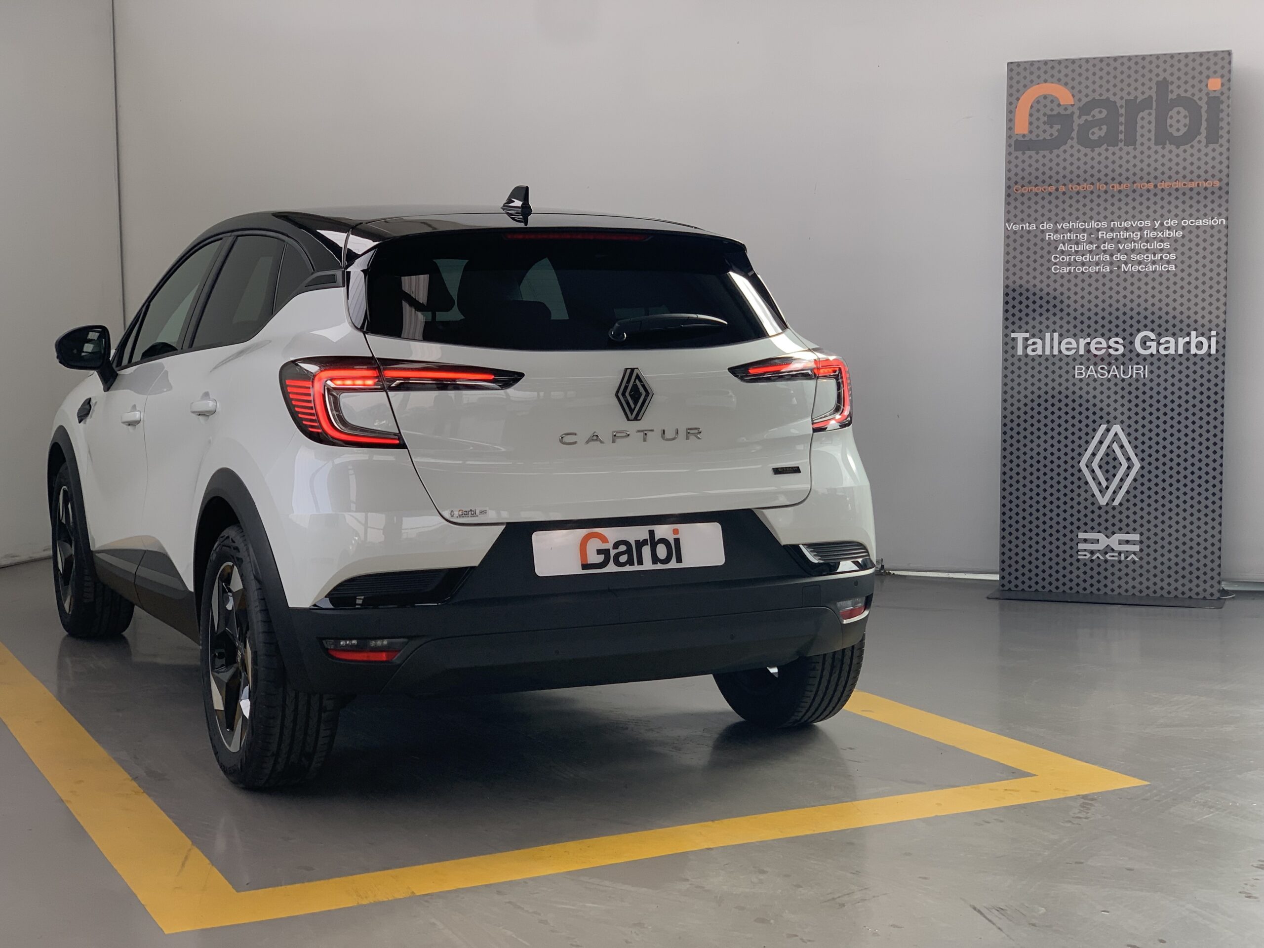 RENAULT CAPTUR TECHNO FULL HYBRID 160CV + RUEDA DE EMERGENCIA + TECHO DE COLOR NEGRO