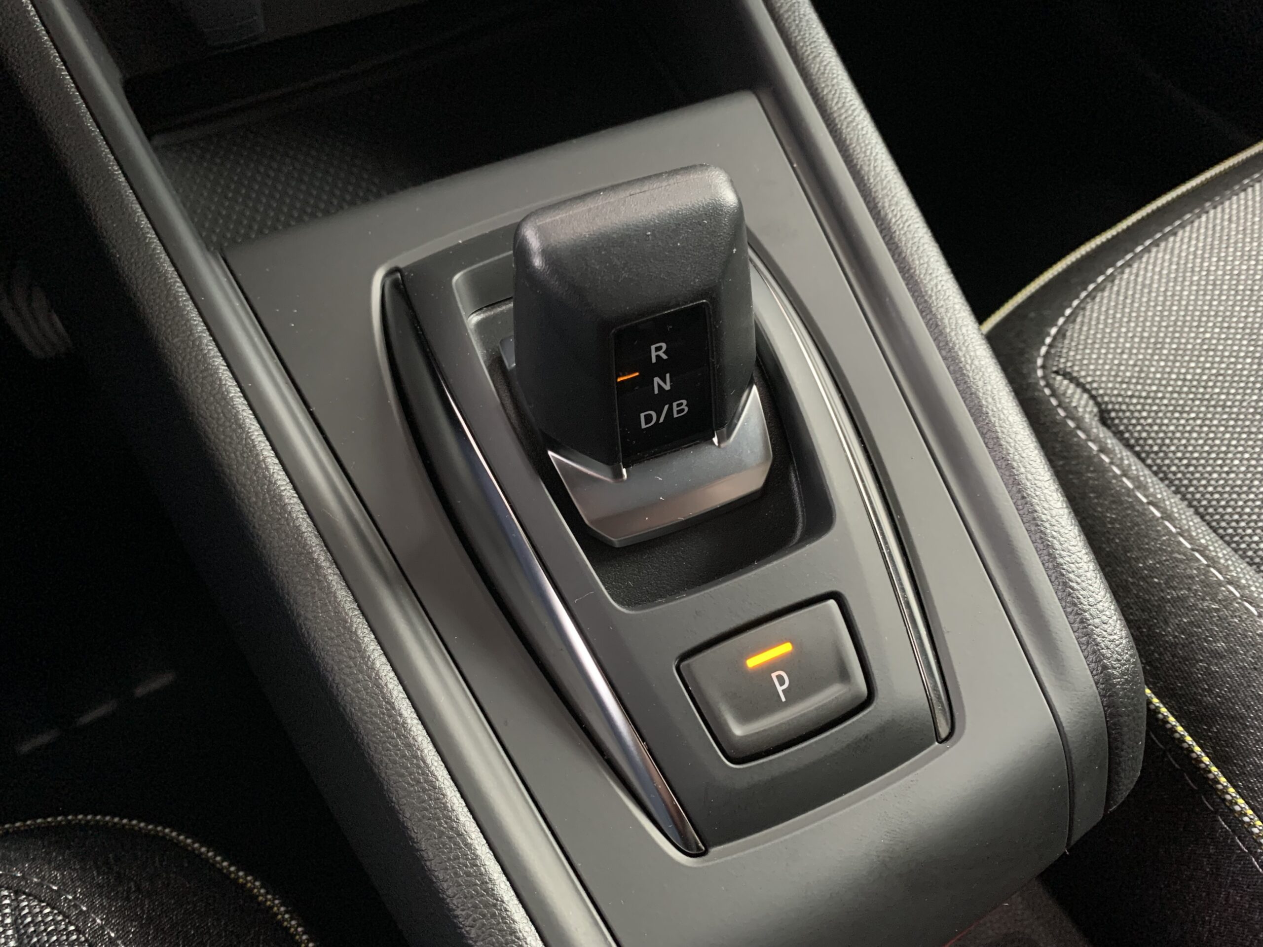 RENAULT CAPTUR TECHNO FULL HYBRID 160CV + RUEDA DE EMERGENCIA + TECHO DE COLOR NEGRO