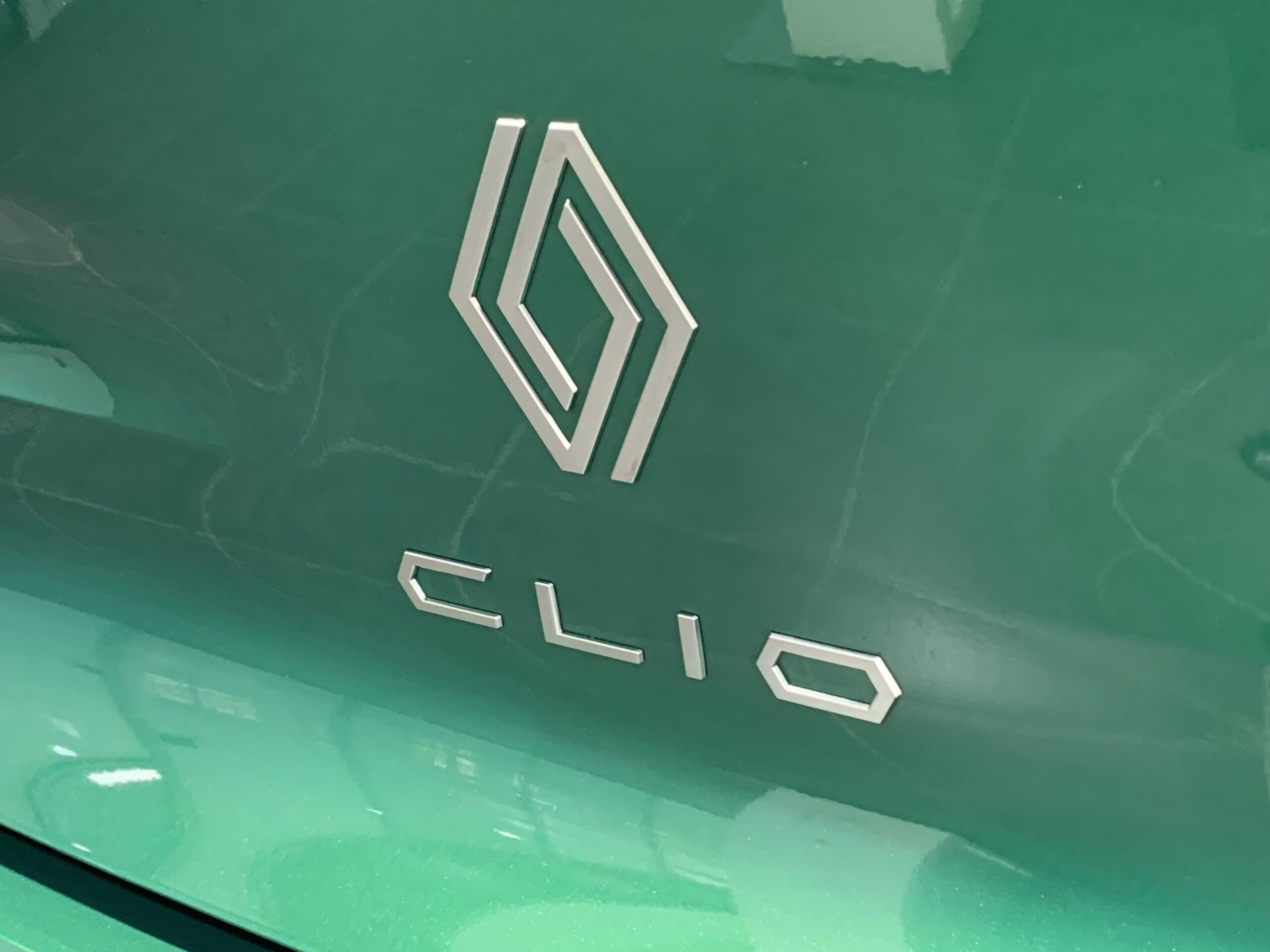 NUEVO CLIO EVOLUTION TCE 115CV + RUEDA DE EMERGENCIA + CAMARA DE VISION TRASERA