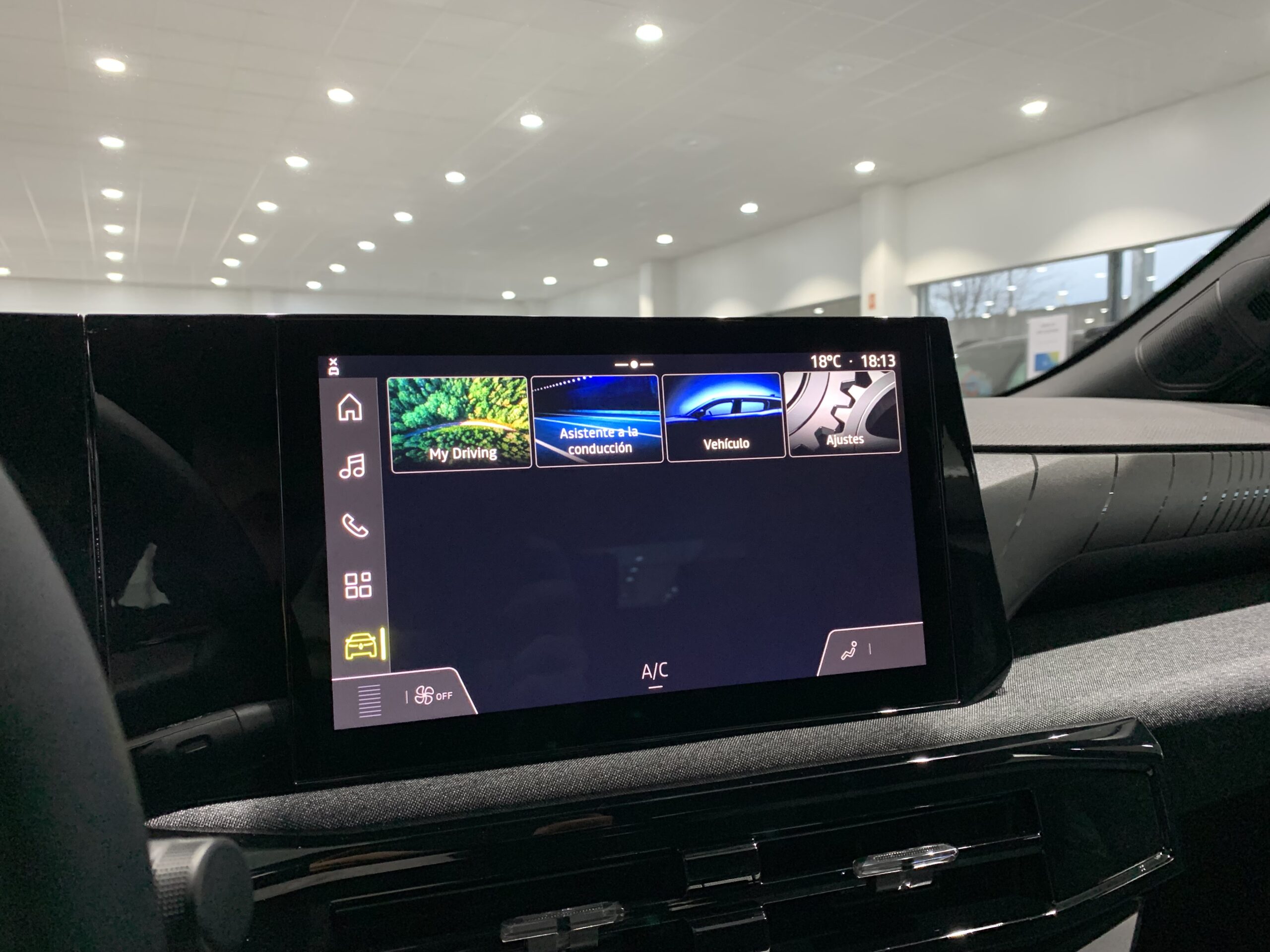 NUEVO CLIO EVOLUTION TCE 115CV + RUEDA DE EMERGENCIA + CAMARA DE VISION TRASERA