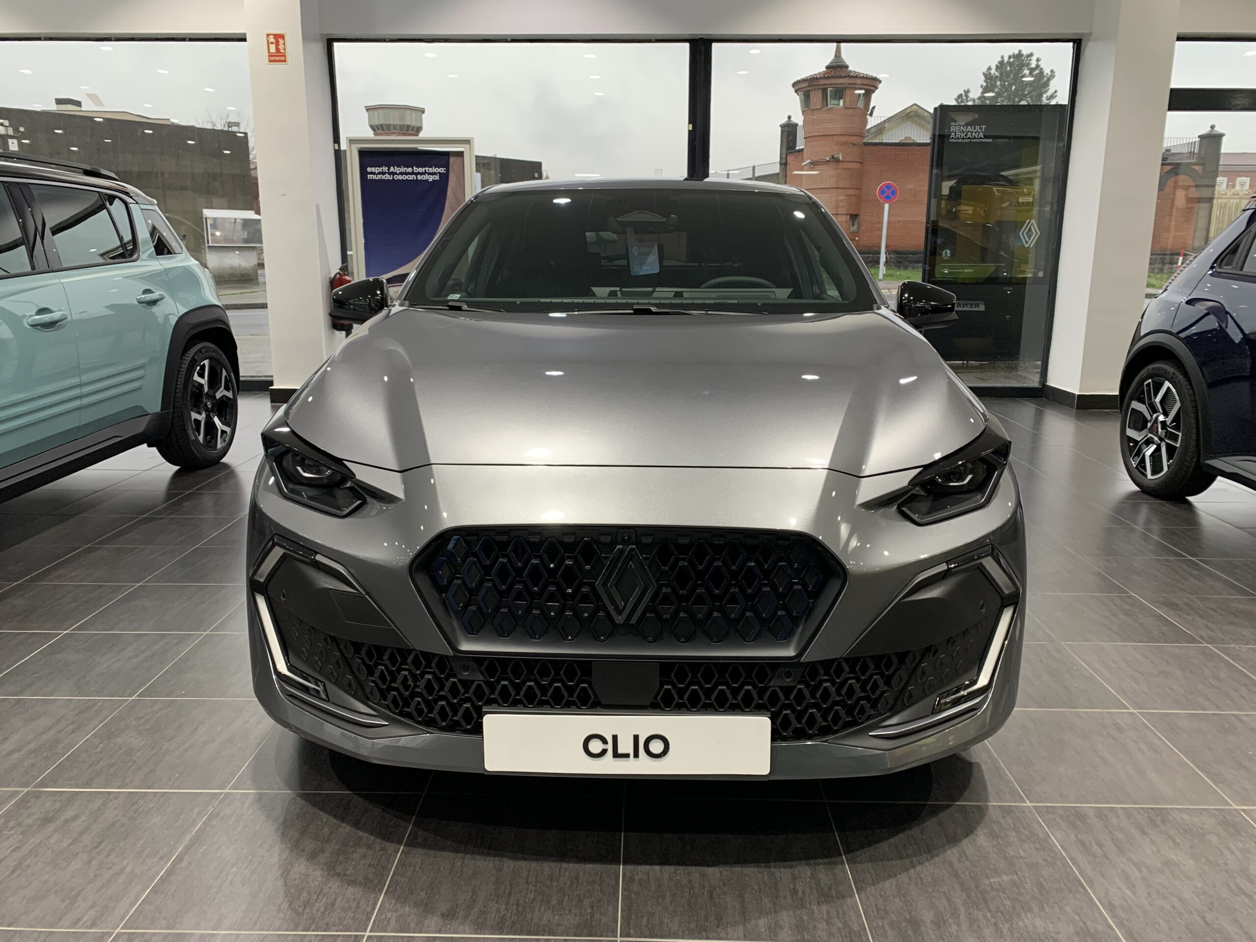 NUEVO CLIO ESPIRIT ALPINE FULL HYBRID 160CV + PACK PARKING