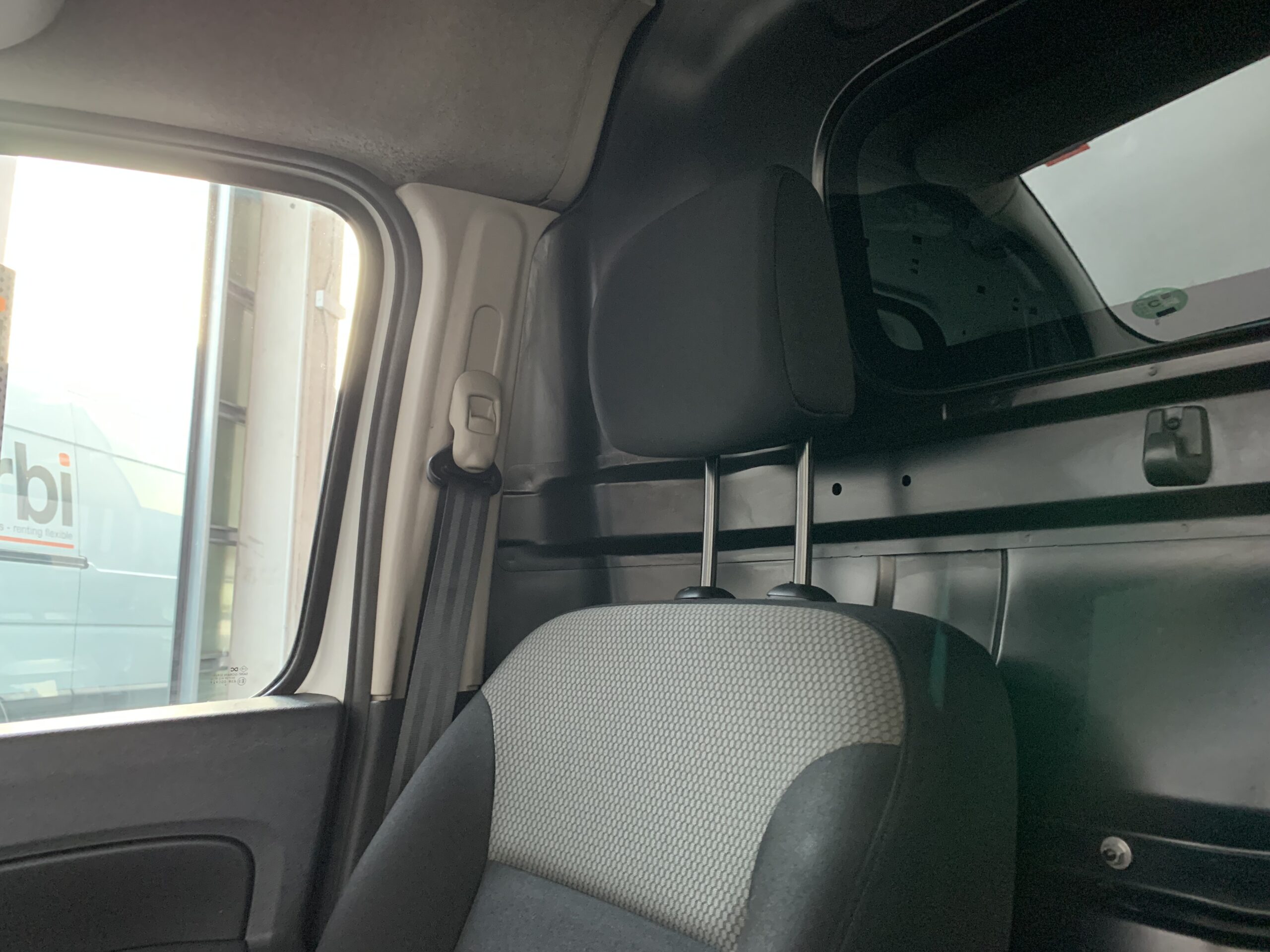 RENAULT KANGOO FURGON PROFESIONAL BLUE DCI 80CV + PACK ELECTRICO + PUERTA LATERAL DERECHA DESLIZANTE EN CHAPA