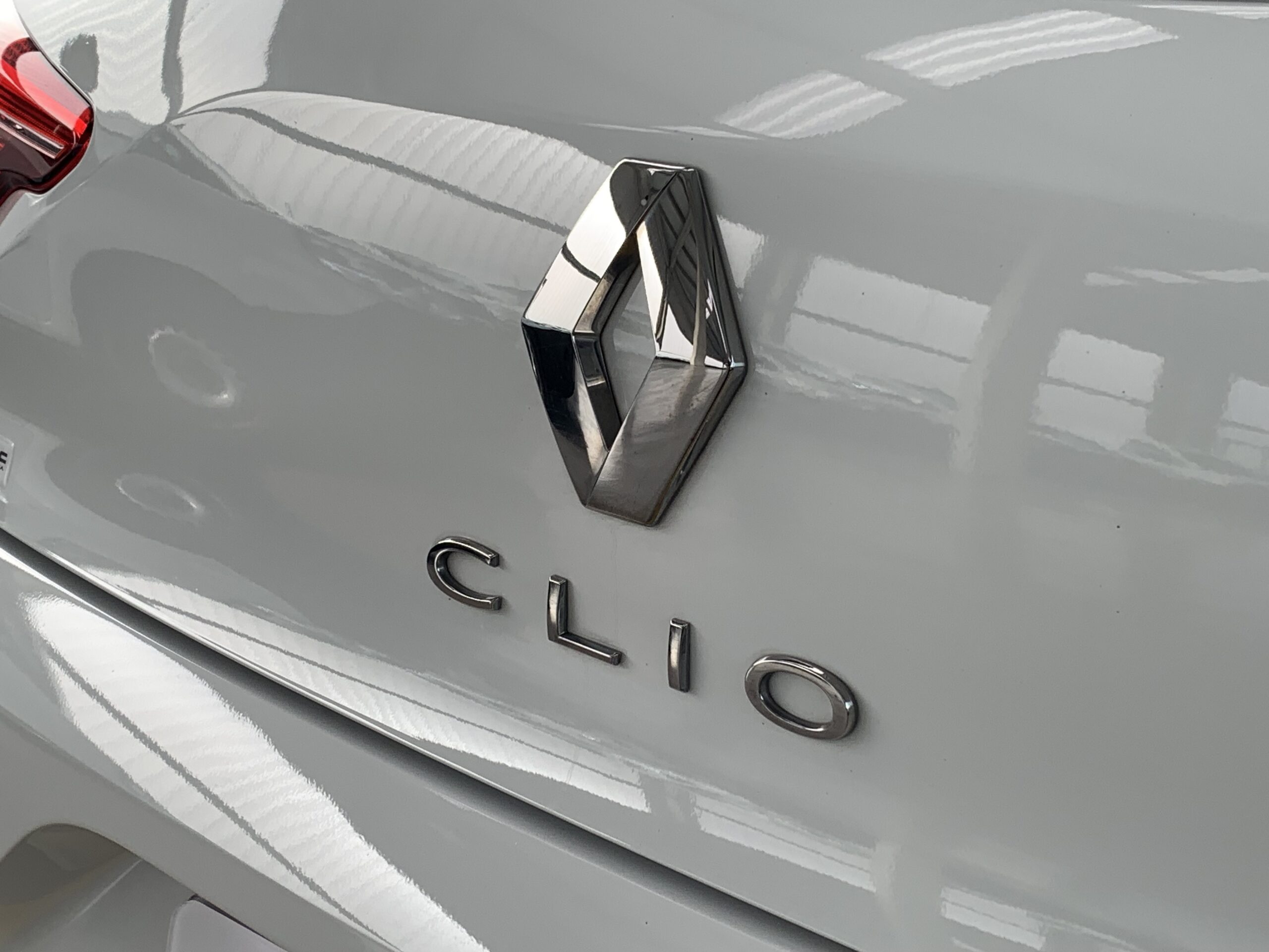 RENAULT CLIO ZEN GLP 100CV