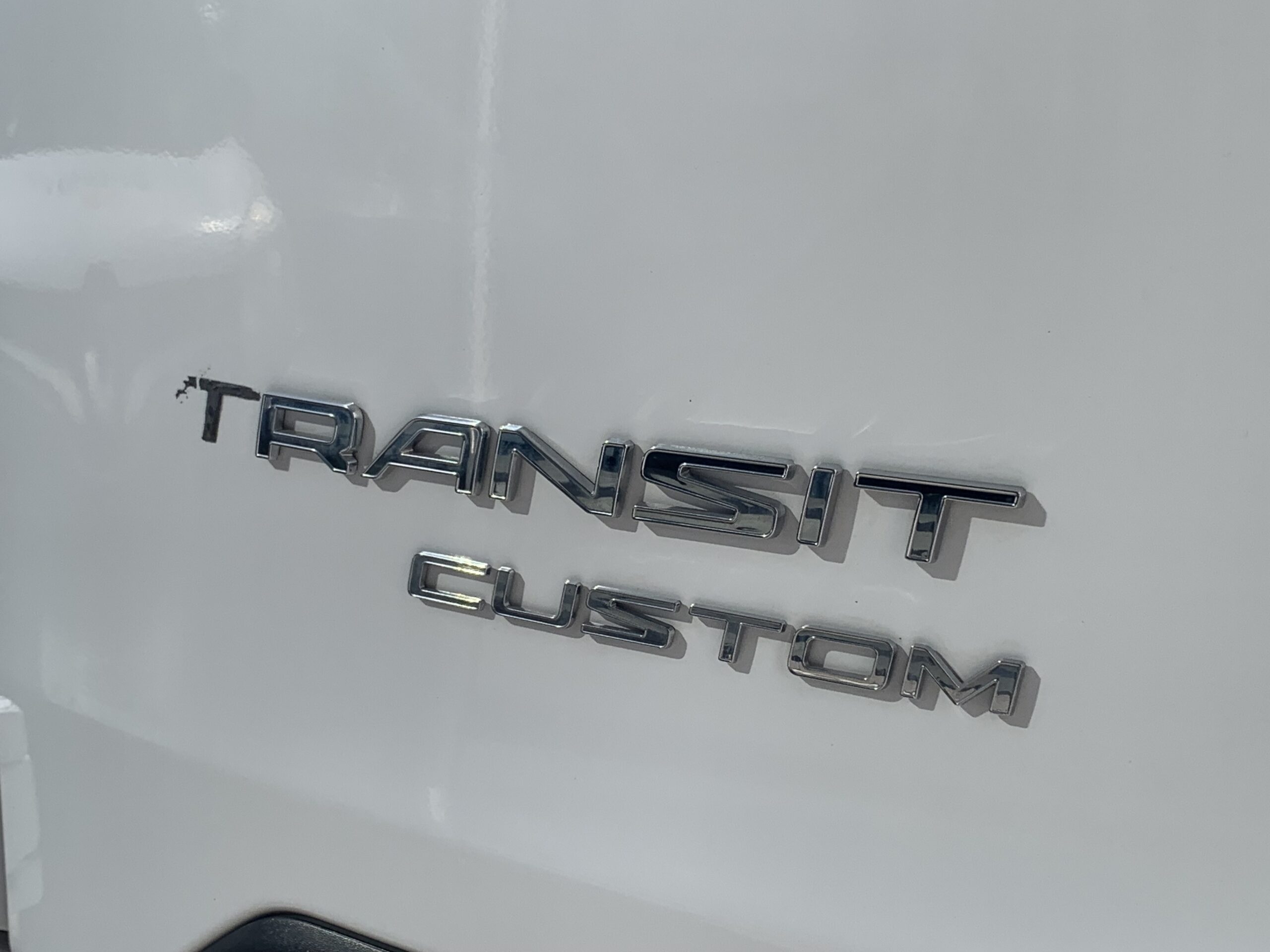 FORD TRANSIT CUSTOM KOMBI L1H1 9 PLAZAS 320 TREND HIBRIDO ENCHUFABLE DE 125CV