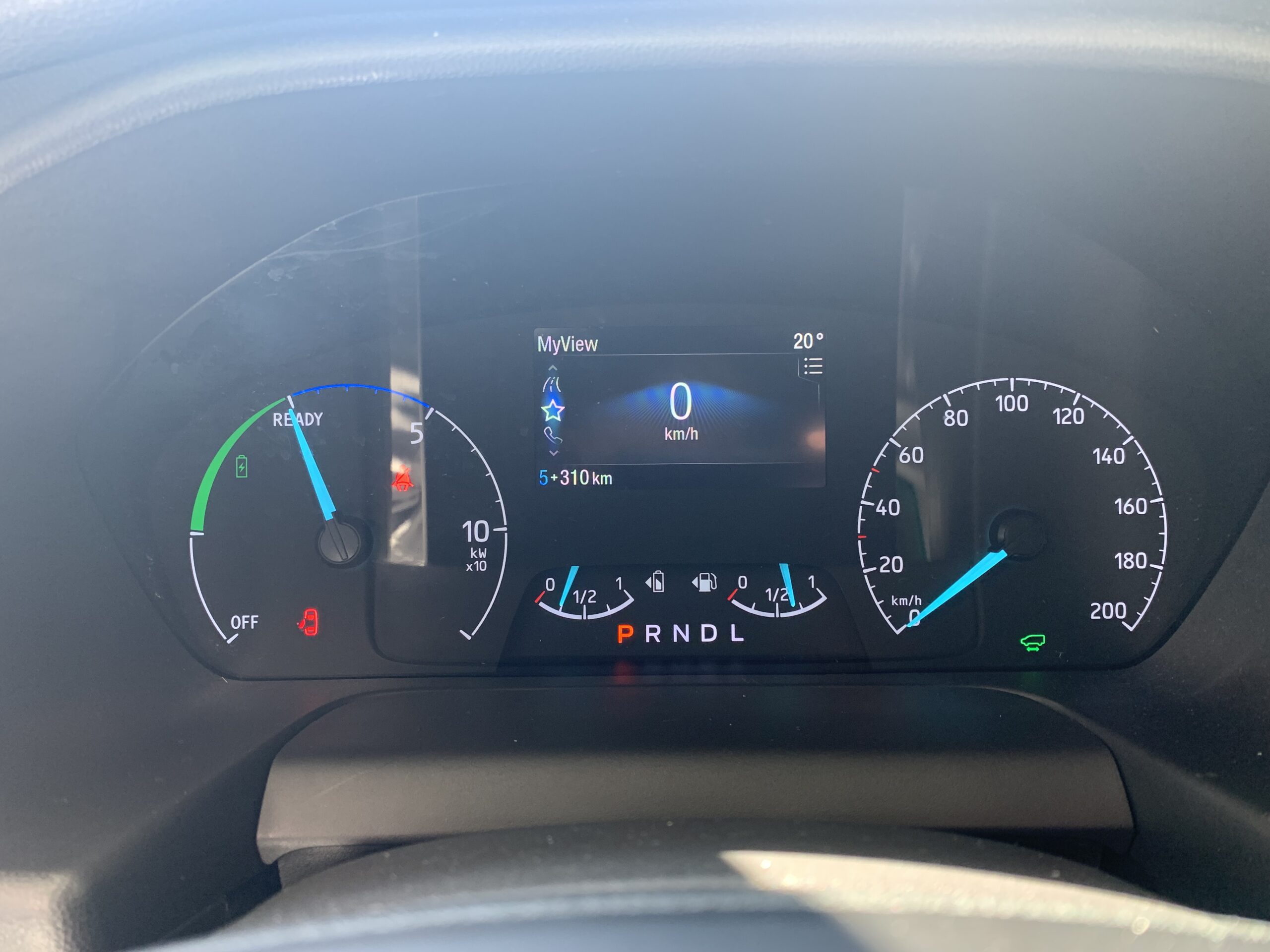 FORD TRANSIT CUSTOM KOMBI L1H1 9 PLAZAS 320 TREND HIBRIDO ENCHUFABLE DE 125CV