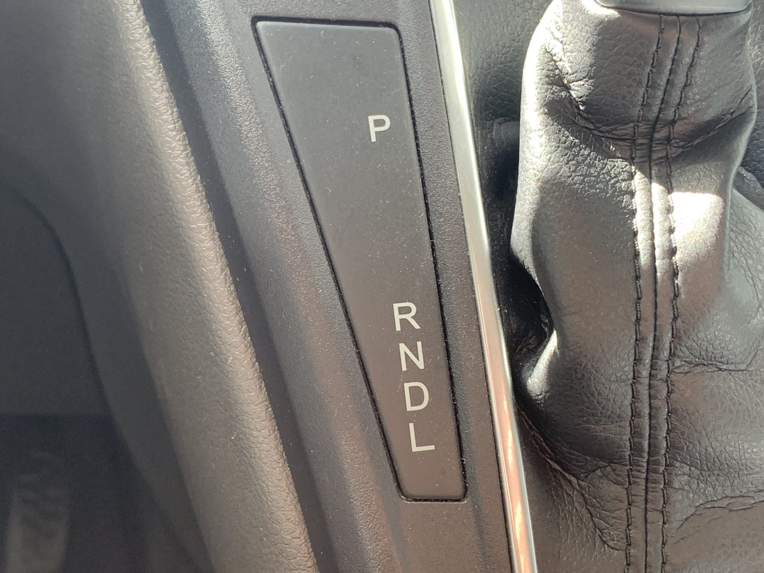 FORD TRANSIT CUSTOM KOMBI L1H1 9 PLAZAS 320 TREND HIBRIDO ENCHUFABLE DE 125CV