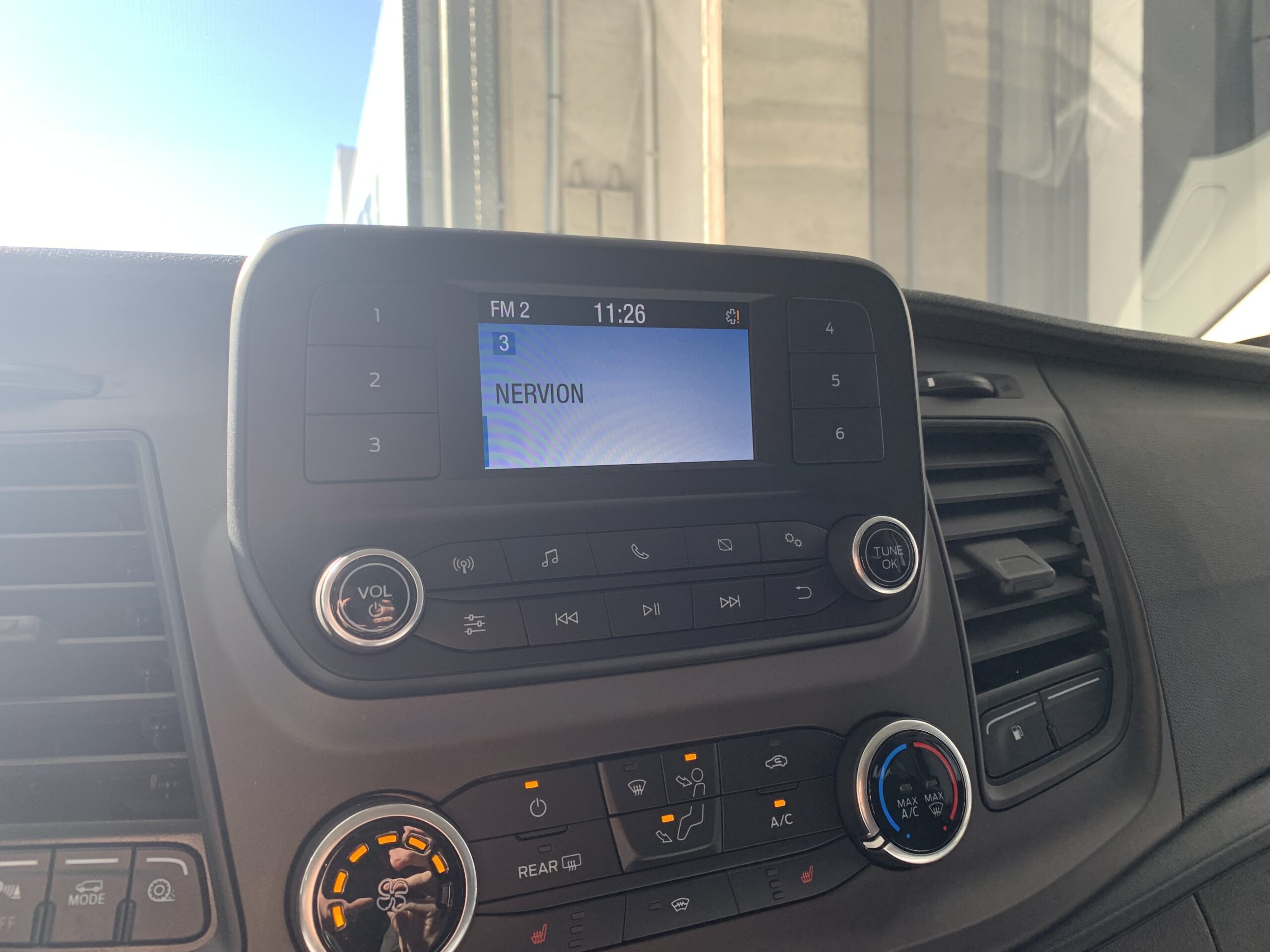 FORD TRANSIT CUSTOM KOMBI L1H1 9 PLAZAS 320 TREND HIBRIDO ENCHUFABLE DE 125CV