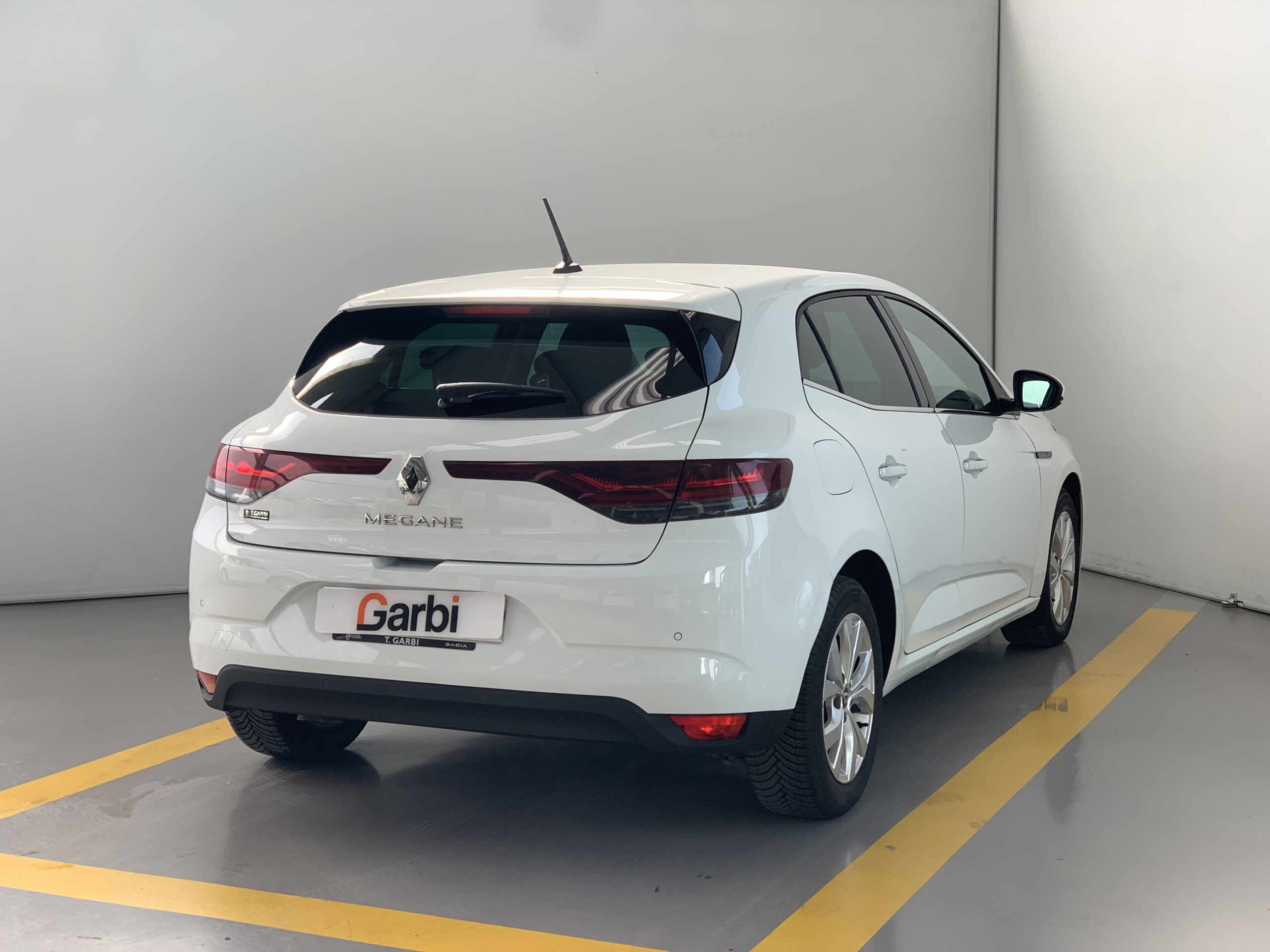 RENAULT MEGANE INTENS TCE 115CV + PACK LOOK + PACK CITY + RUEDA DE REPUESTO