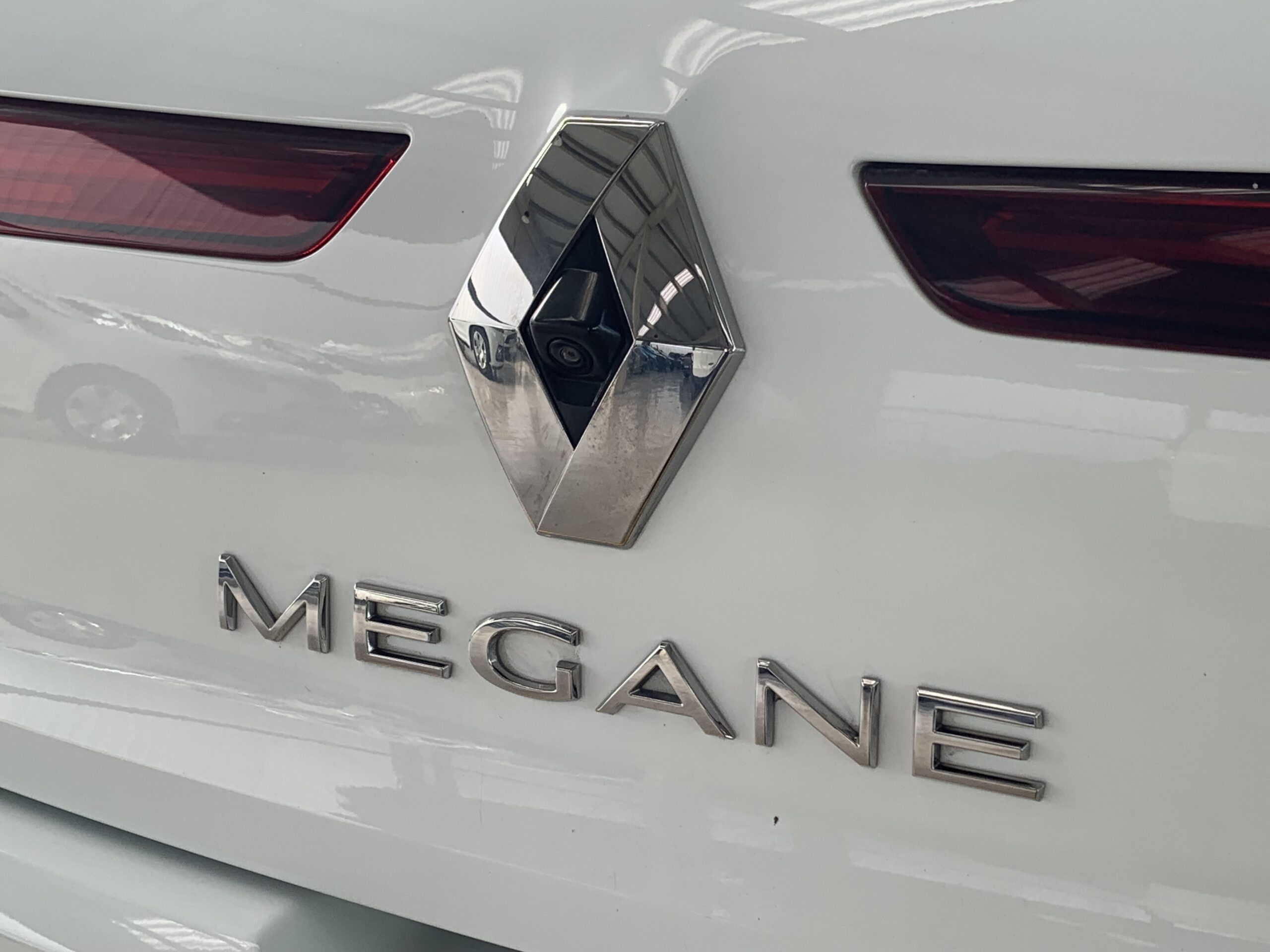 RENAULT MEGANE INTENS TCE 115CV + PACK LOOK + PACK CITY + RUEDA DE REPUESTO