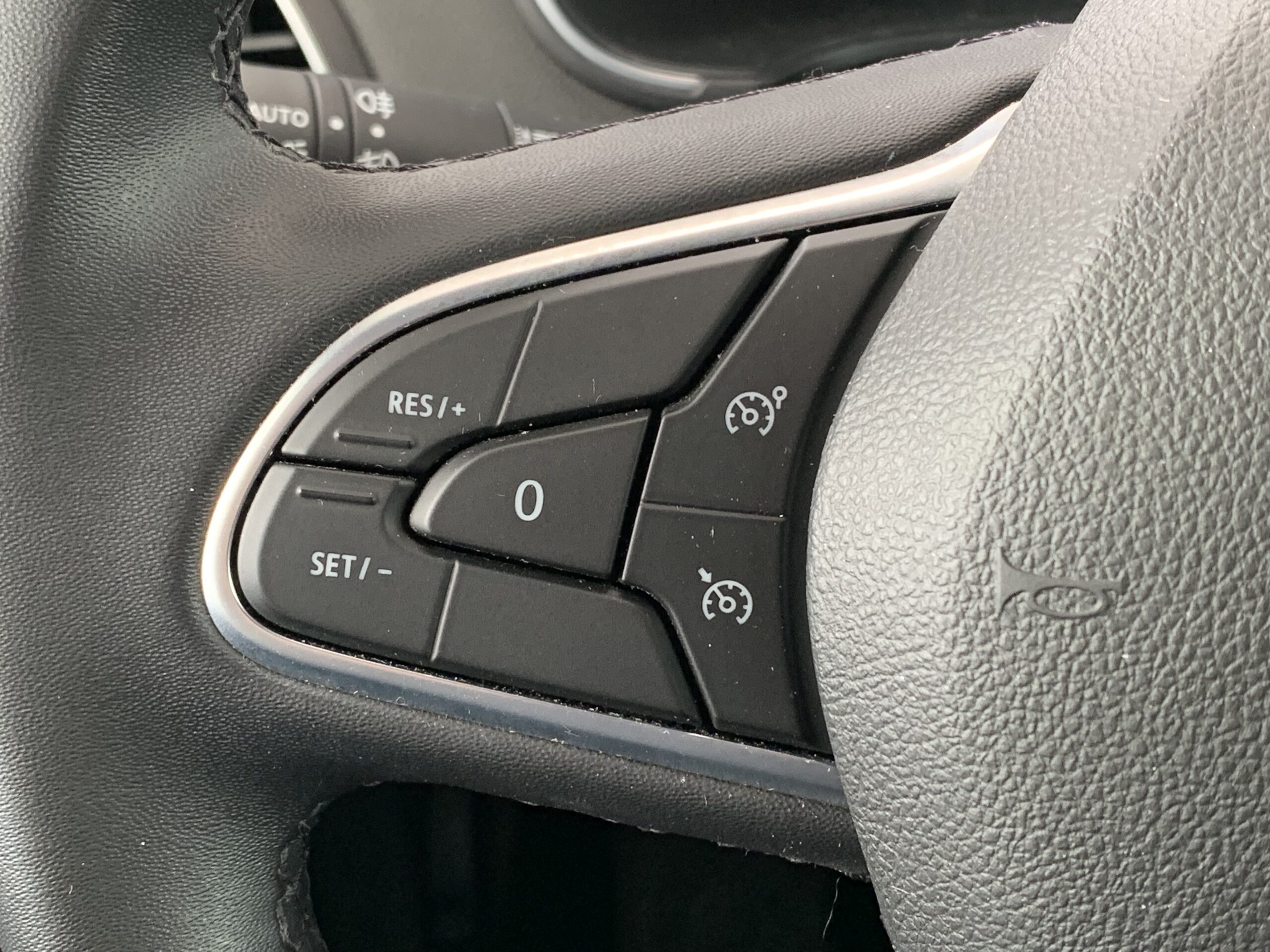 RENAULT MEGANE INTENS TCE 115CV + PACK LOOK + PACK CITY + RUEDA DE REPUESTO