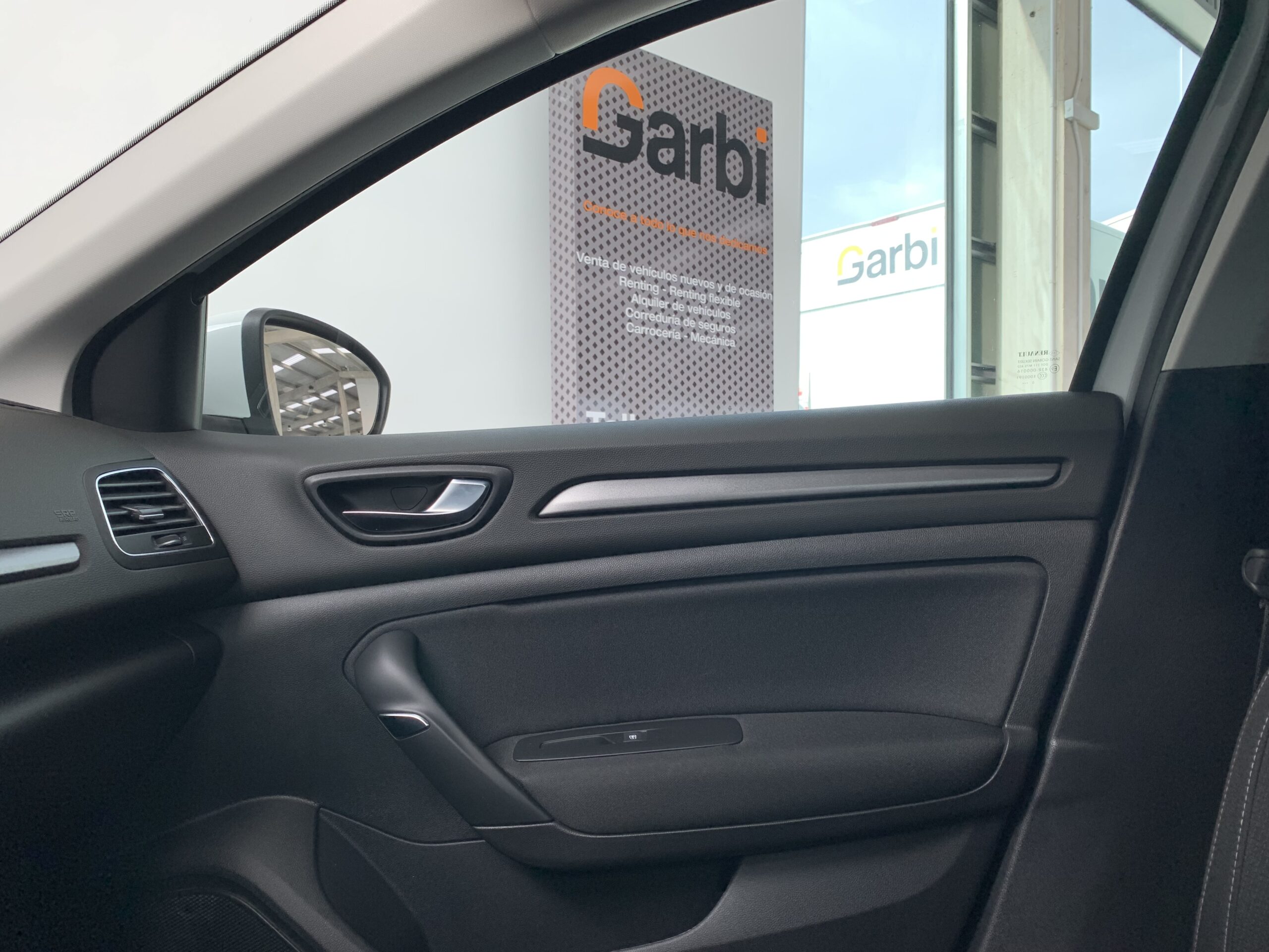 RENAULT MEGANE INTENS TCE 115CV + PACK LOOK + PACK CITY + RUEDA DE REPUESTO