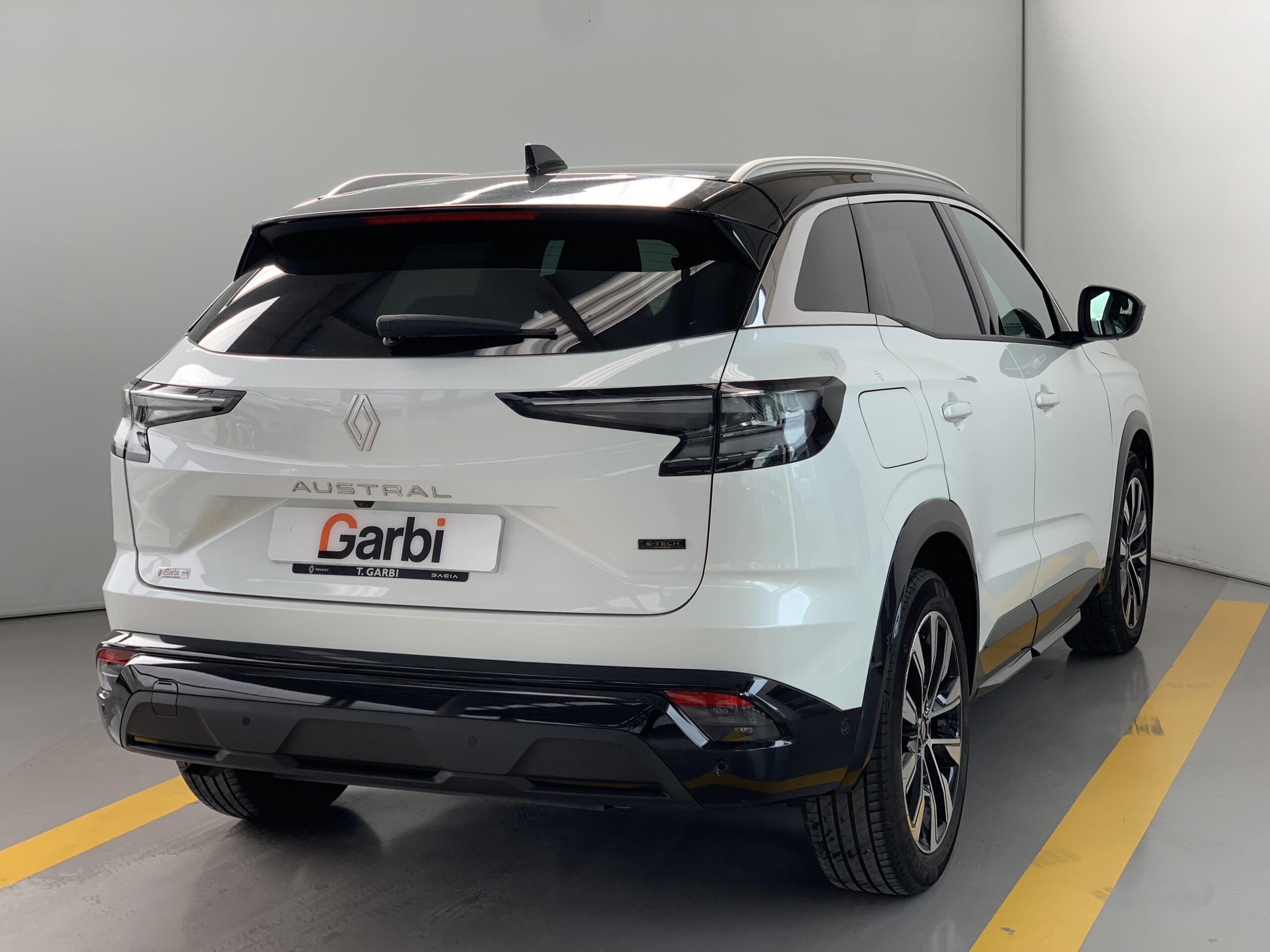 RENAULT AUSTRAL TECHNO HIBRIDO DE 200CV + TECHO NEGRO BRILLANTE