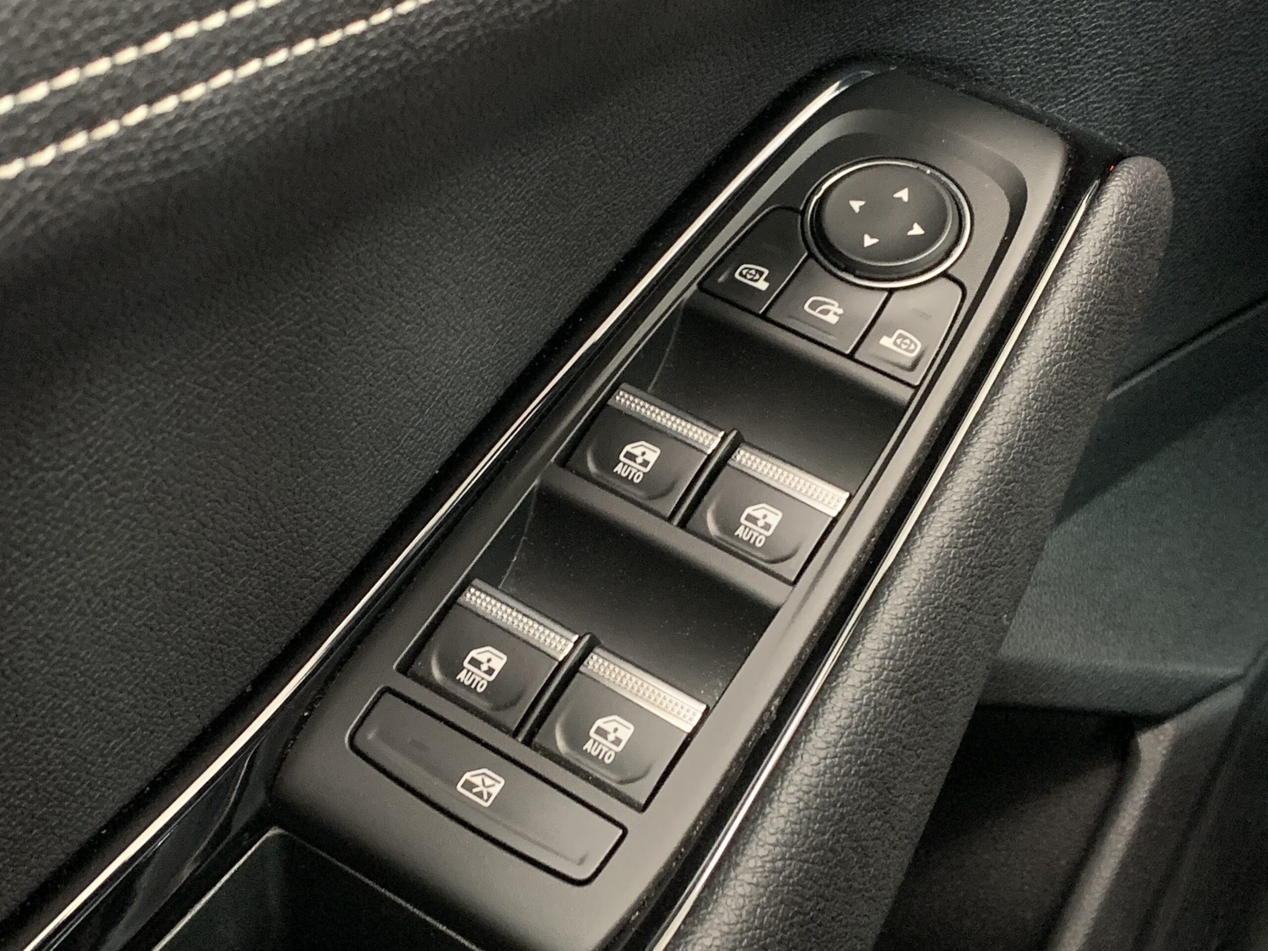 RENAULT AUSTRAL TECHNO HIBRIDO DE 200CV + TECHO NEGRO BRILLANTE