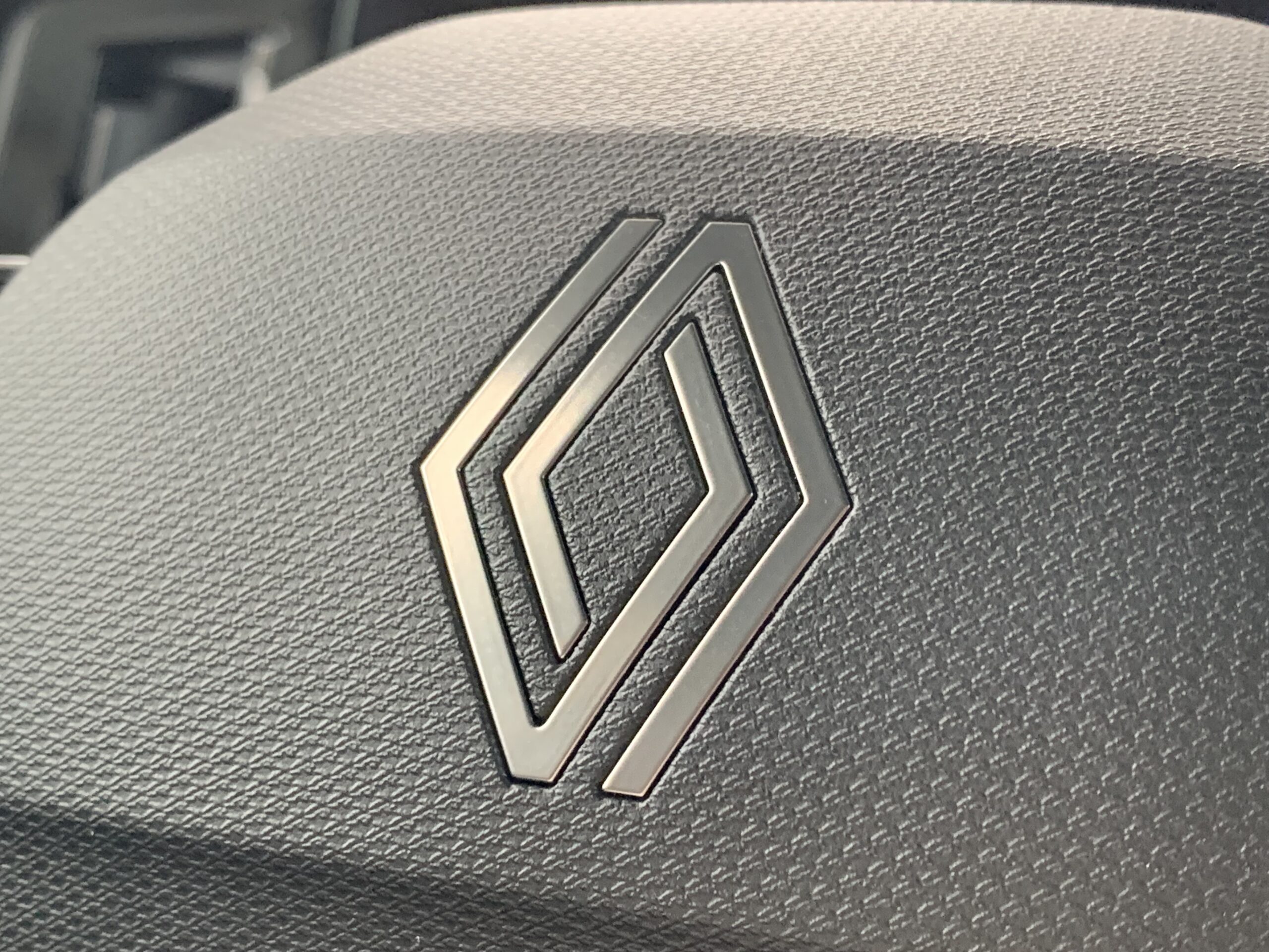 RENAULT AUSTRAL TECHNO HIBRIDO DE 200CV + TECHO NEGRO BRILLANTE