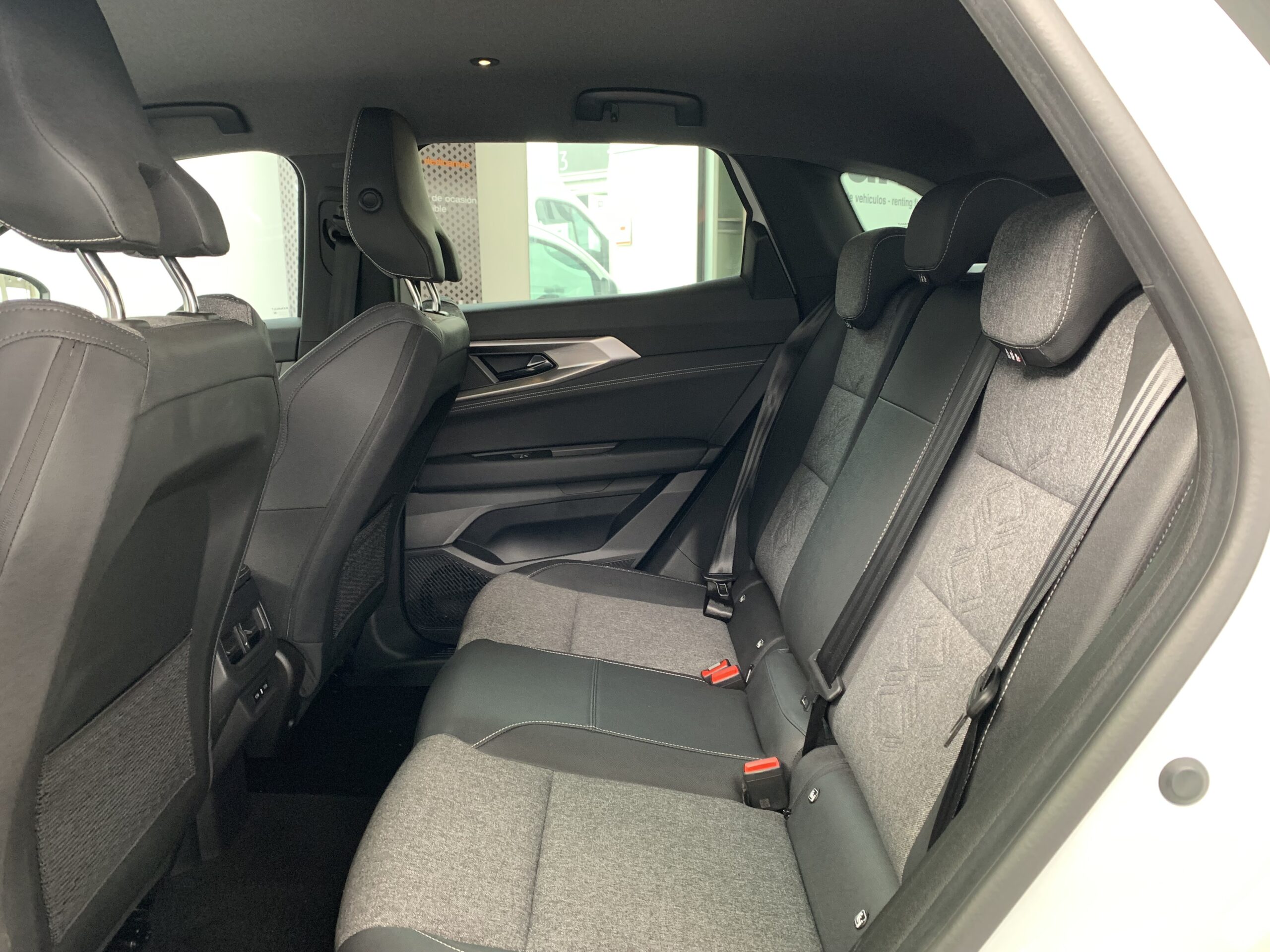 RENAULT AUSTRAL TECHNO HIBRIDO DE 200CV + TECHO NEGRO BRILLANTE